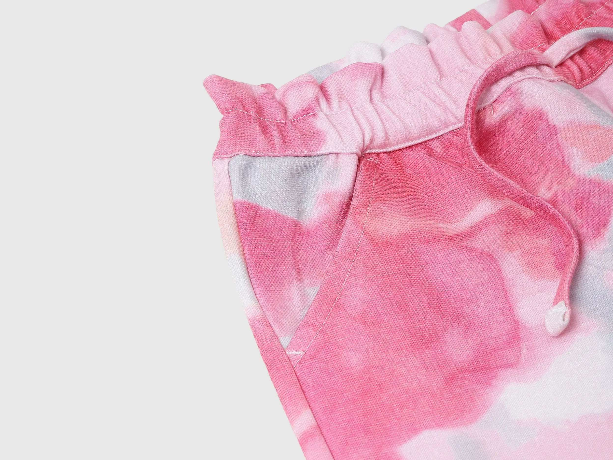Abstract Regular Fit Regular Shorts