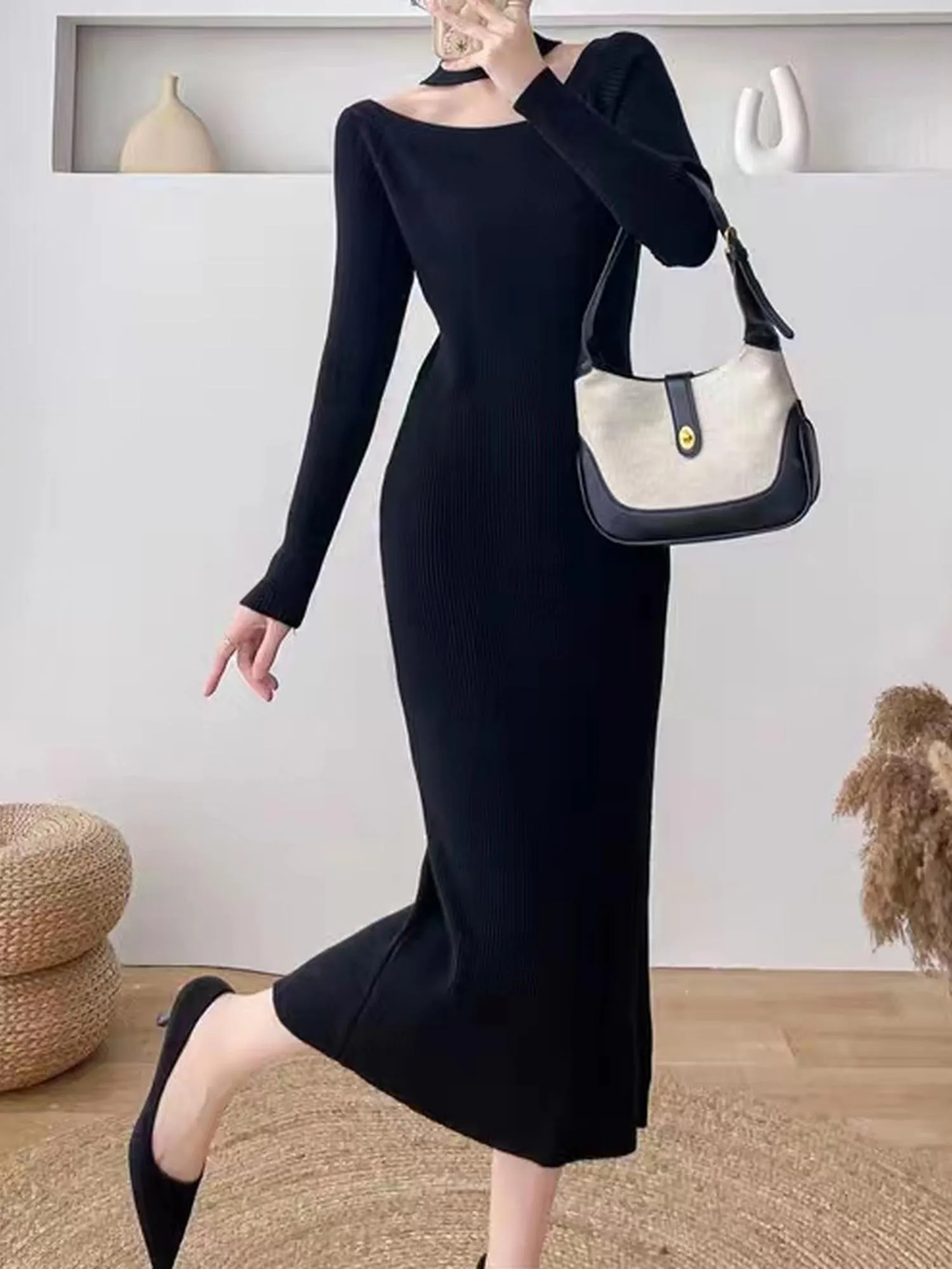 Black Full Sleeve Midi Dress