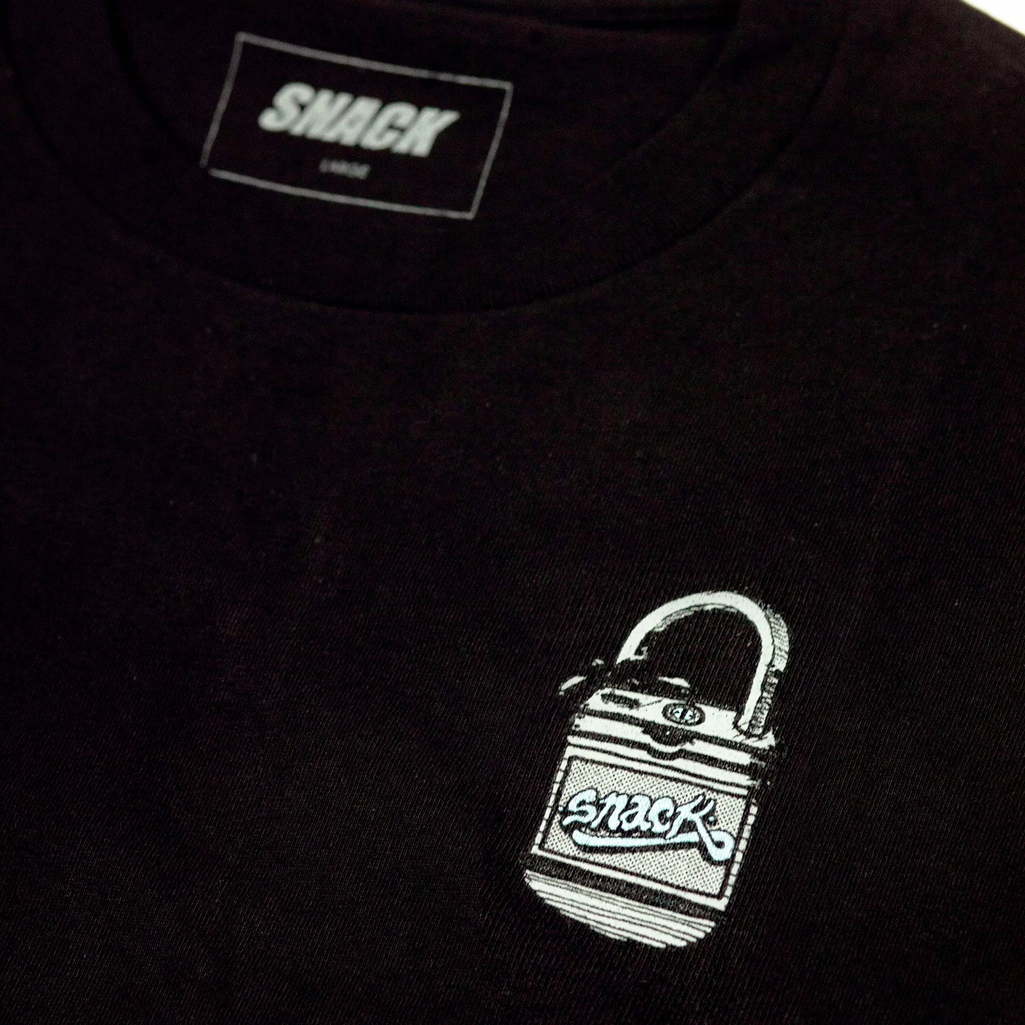CHAIN TEE