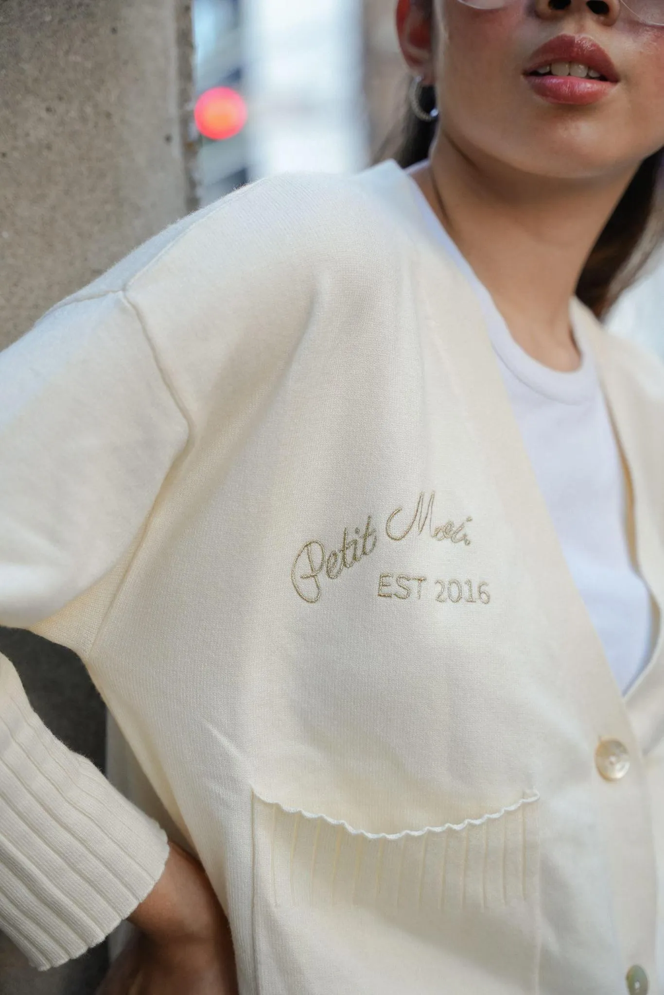 CLASSIC CARDI IN ECRU
