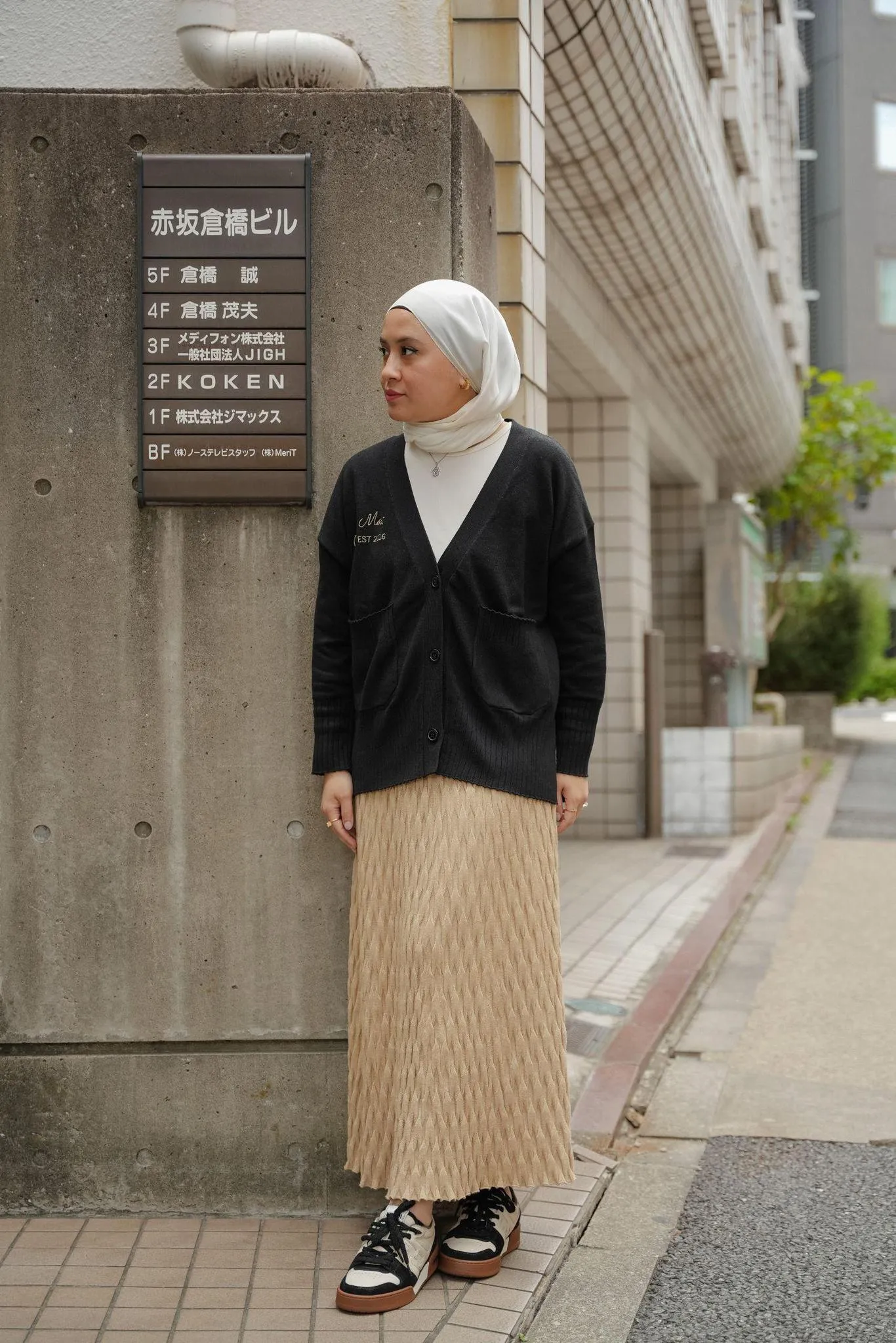CLASSIC CARDI IN NOIR