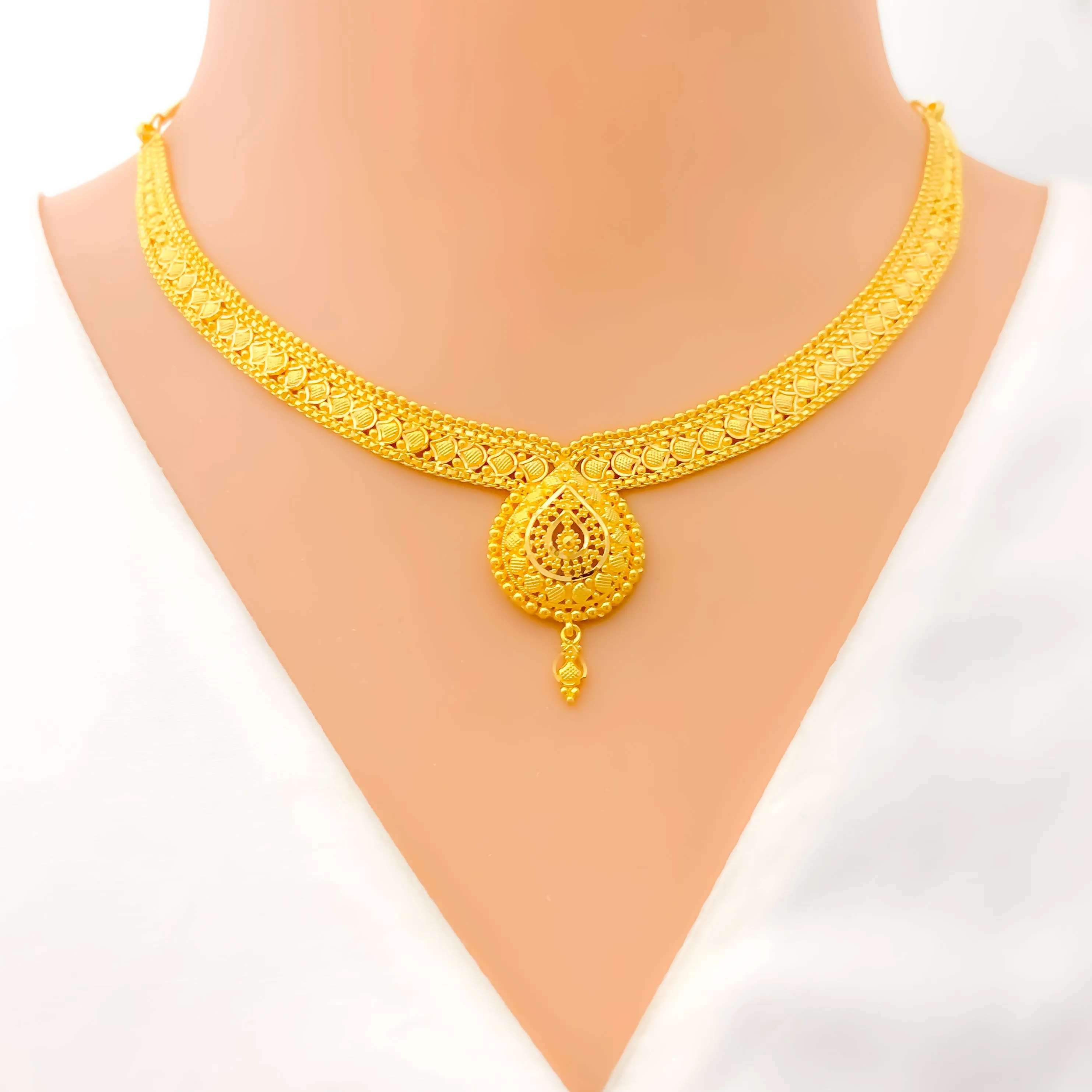 Classic Grandiose 22k Gold Rich Necklace Set