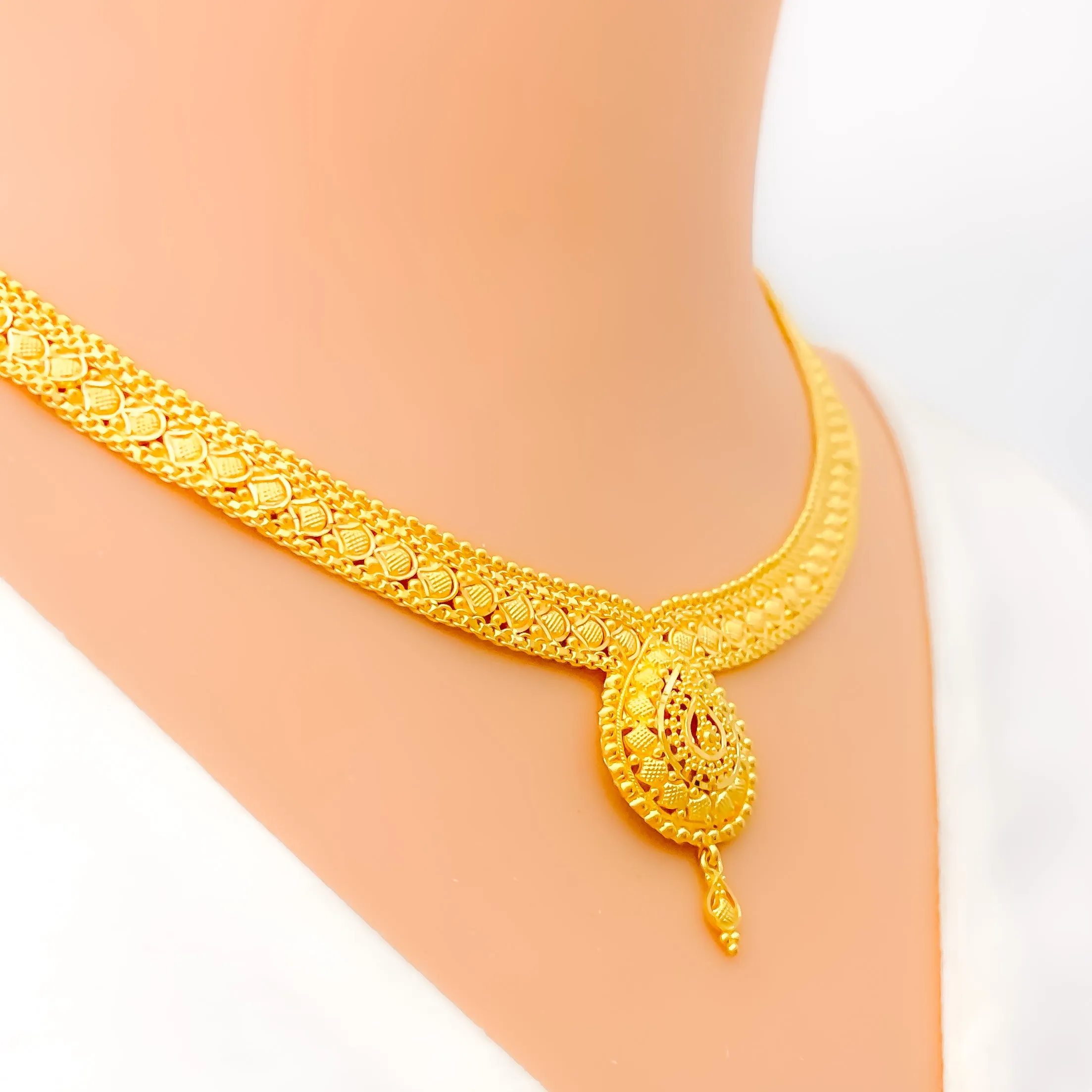 Classic Grandiose 22k Gold Rich Necklace Set