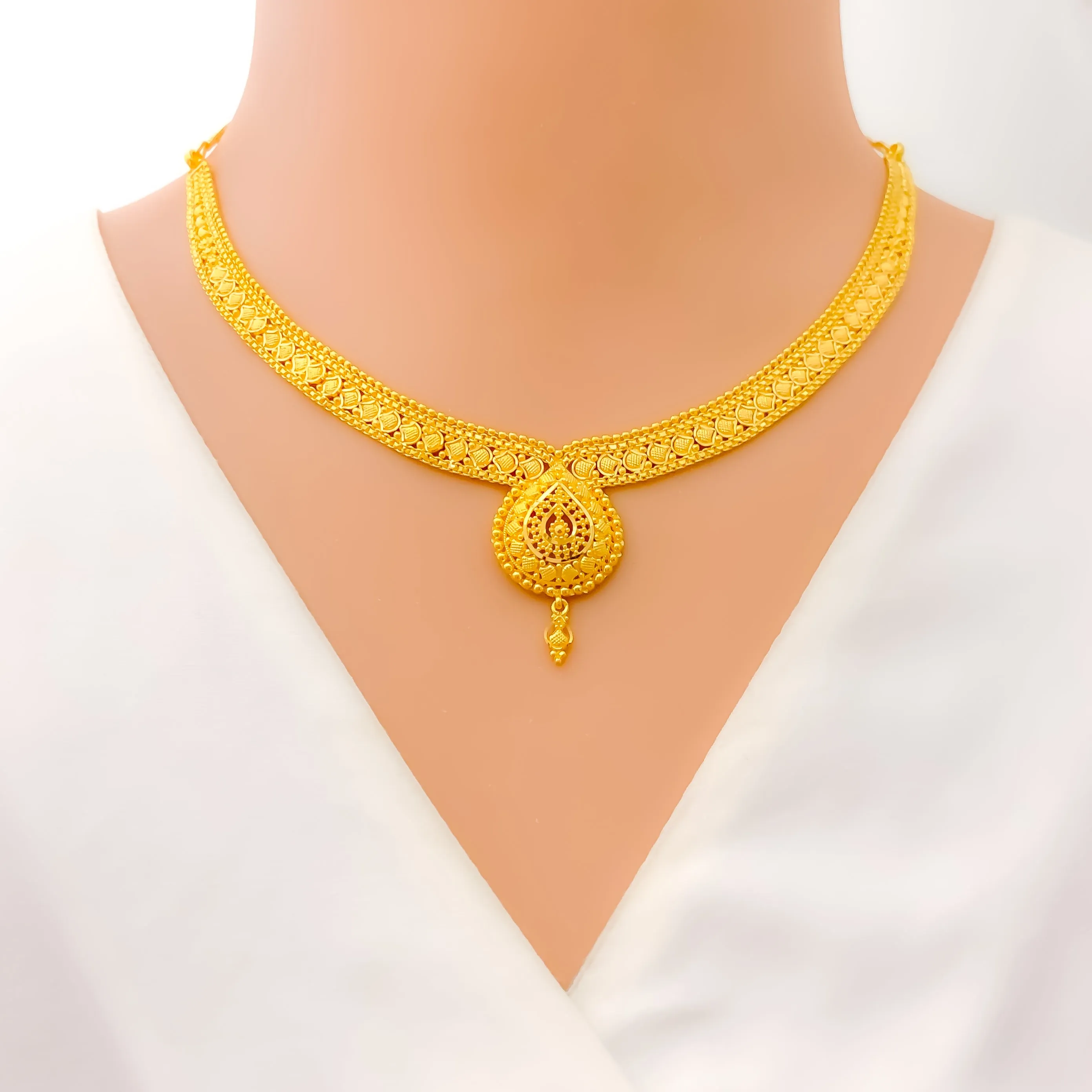 Classic Grandiose 22k Gold Rich Necklace Set