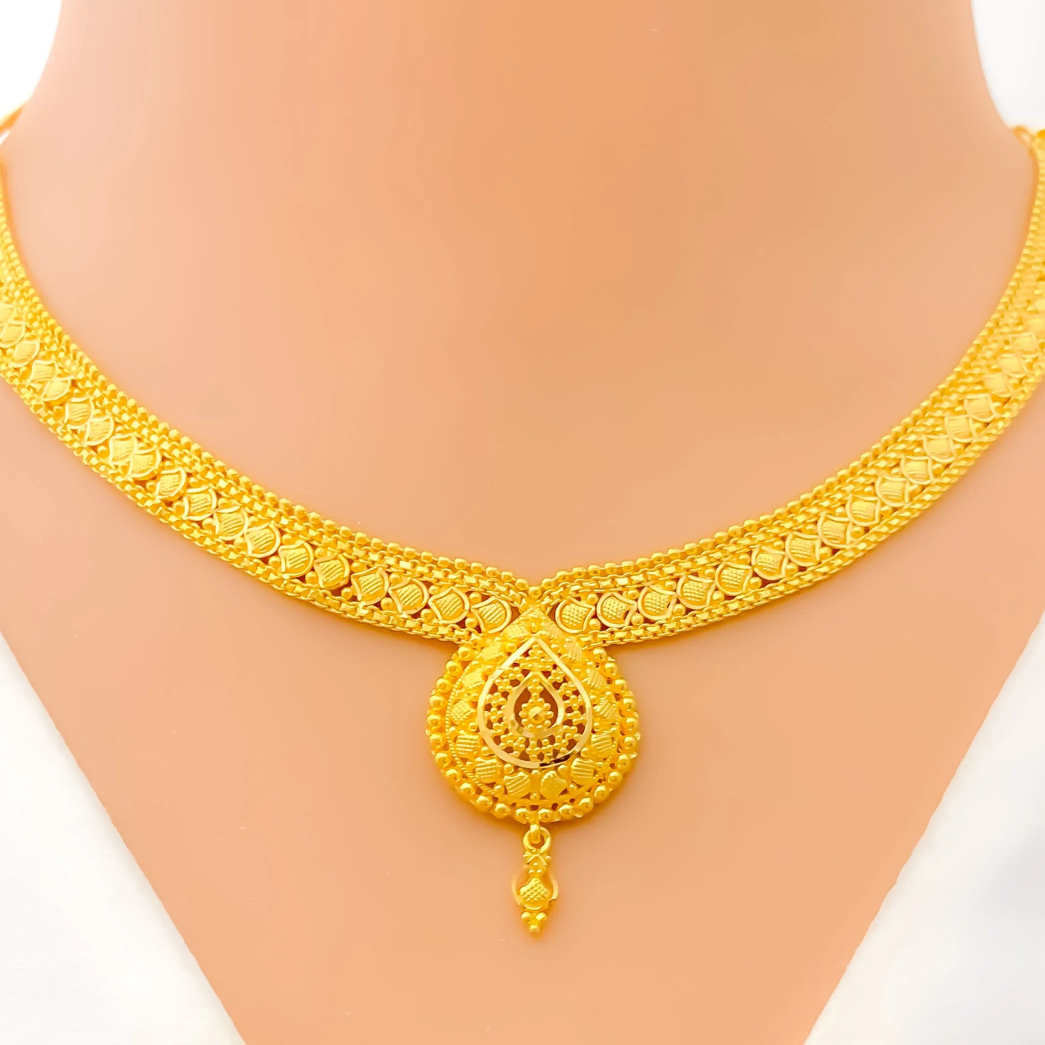 Classic Grandiose 22k Gold Rich Necklace Set