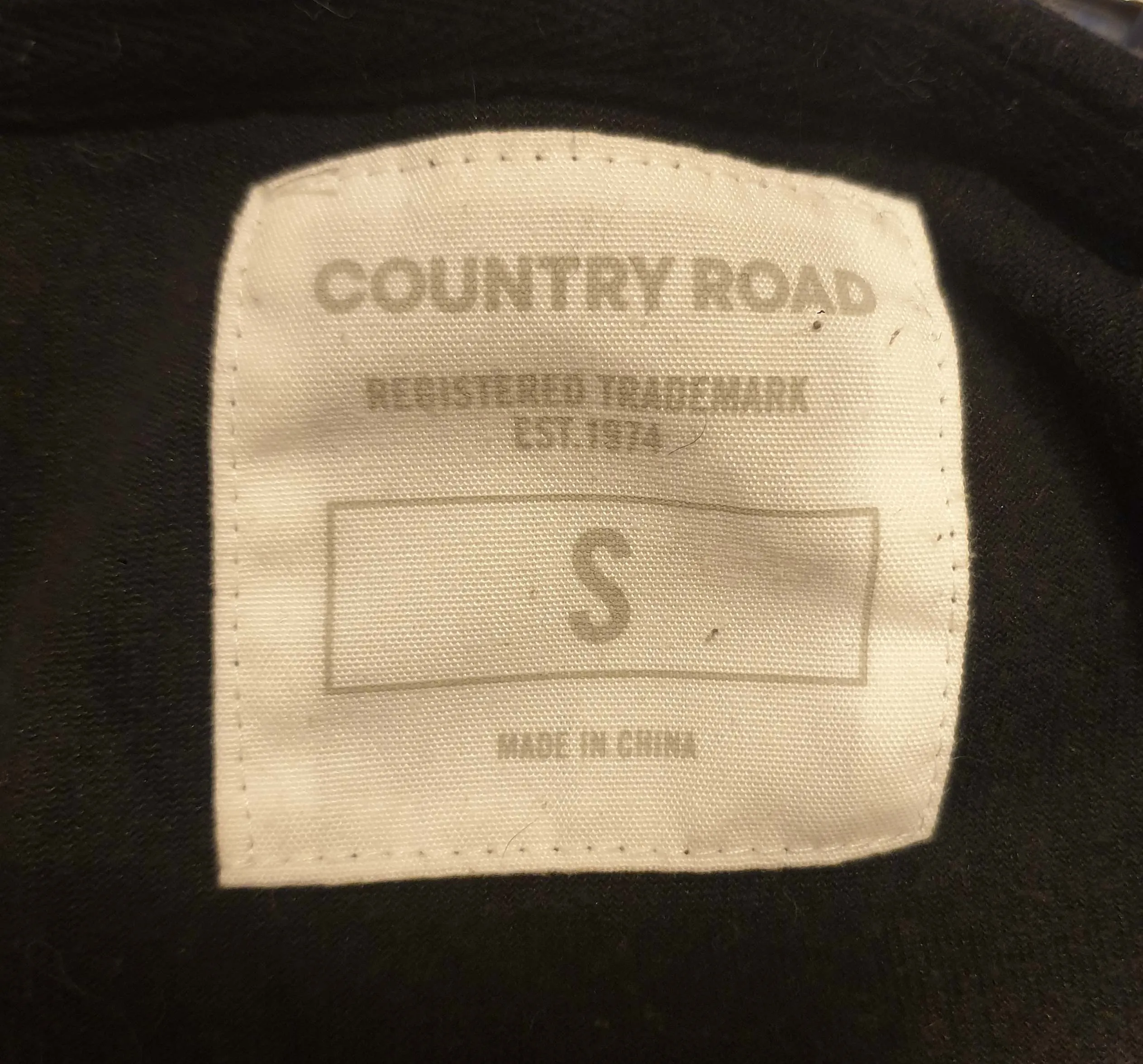 Country Road velvet hodded top size S / AU10