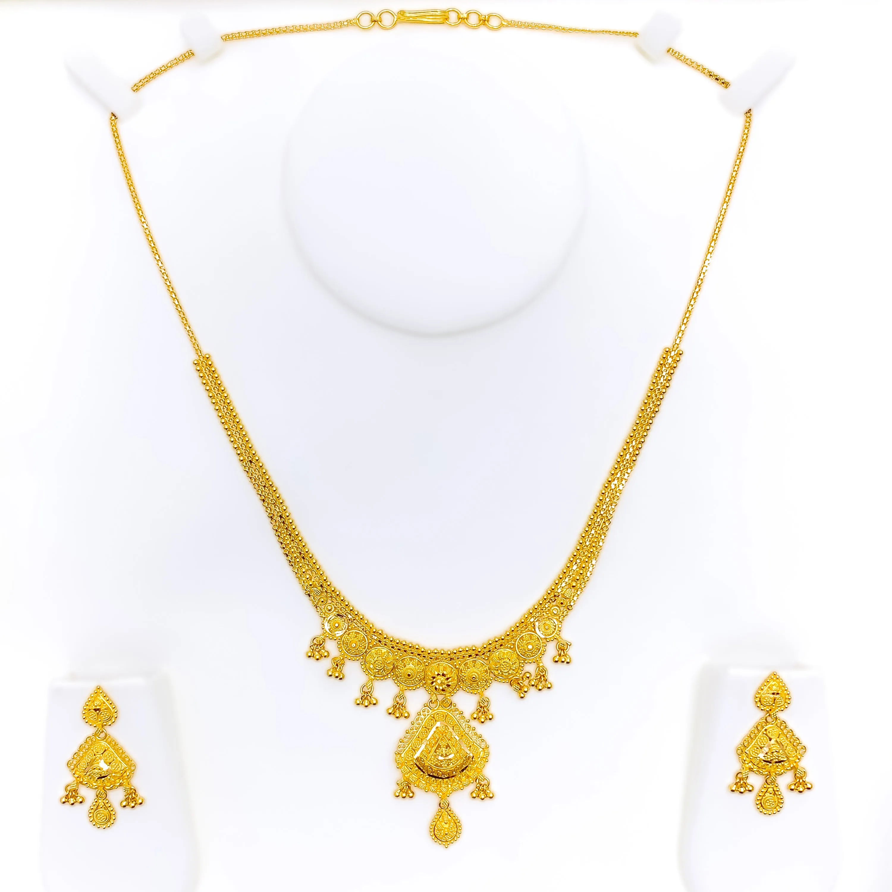 Decorative Floral Fanned 22k Gold Necklace Set