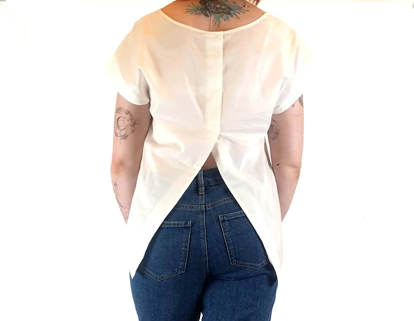 Ginkgo white top with leaf print size 1 (best fits size 12)