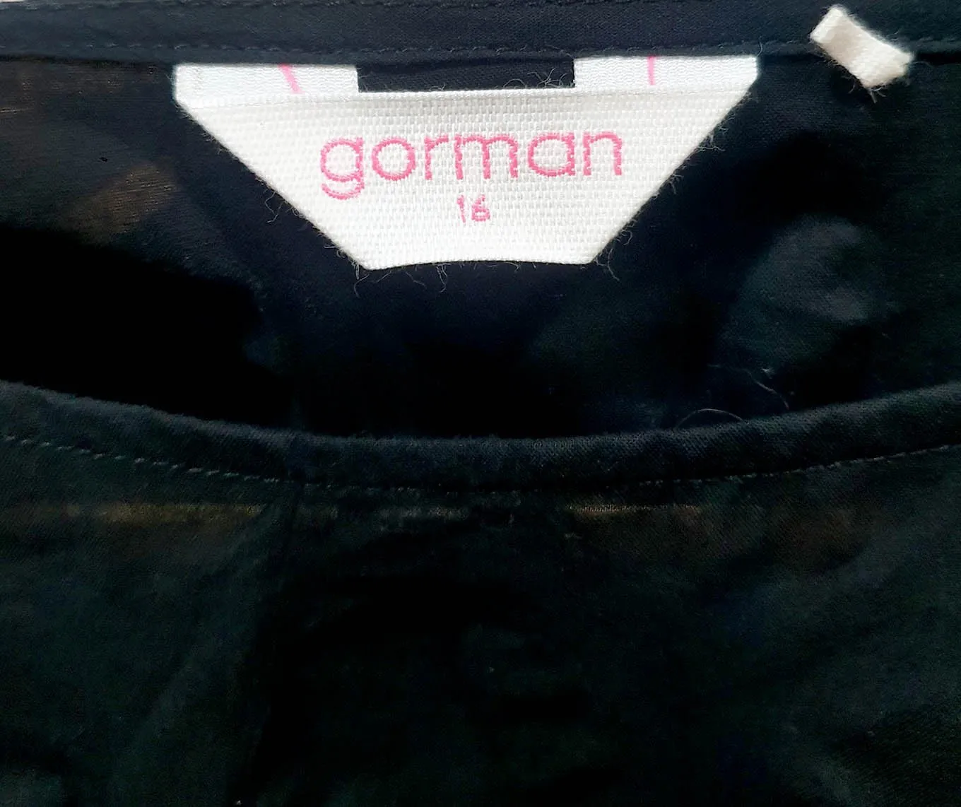 Gorman black top size 16