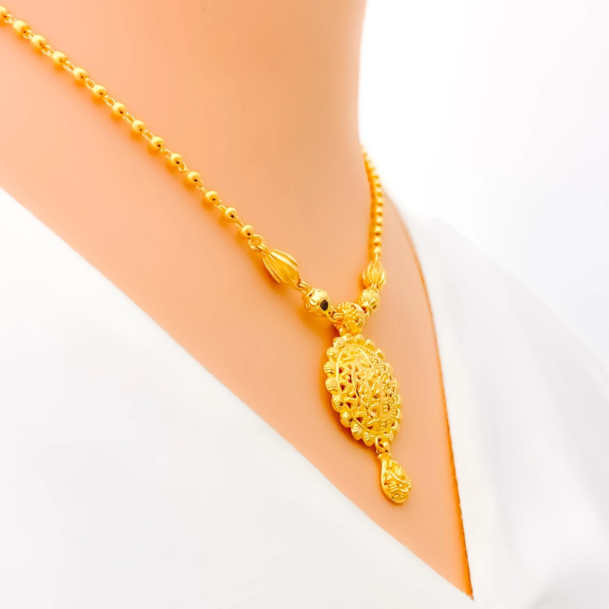 Intricate Charming 22k Gold Necklace Set