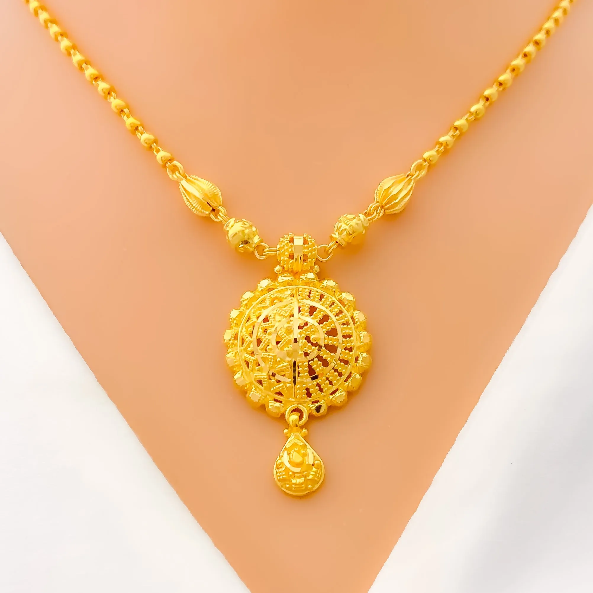 Intricate Charming 22k Gold Necklace Set