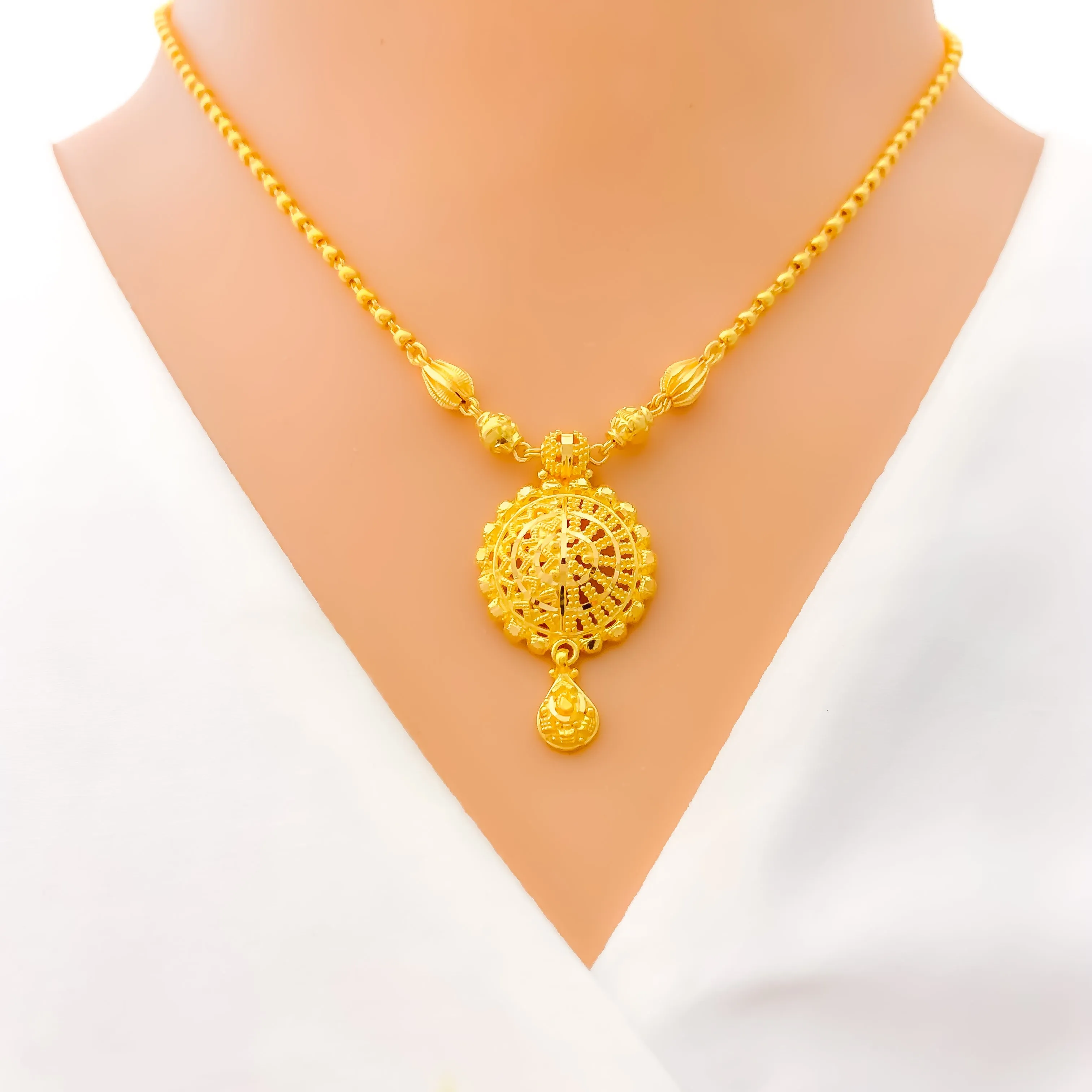 Intricate Charming 22k Gold Necklace Set