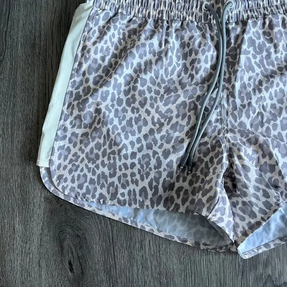 Johnny Was Calme White Grey Multi Animal Print Elastic Waist Shorts Medium M
