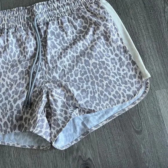 Johnny Was Calme White Grey Multi Animal Print Elastic Waist Shorts Medium M