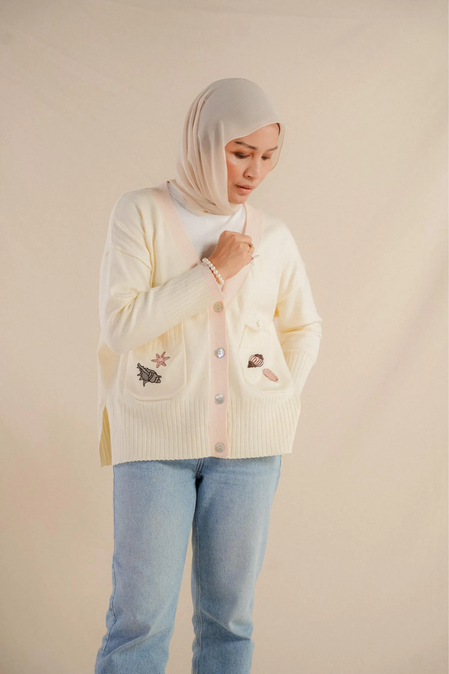 LA SEMAINE CARDI IN SEASHELL (ADULT)