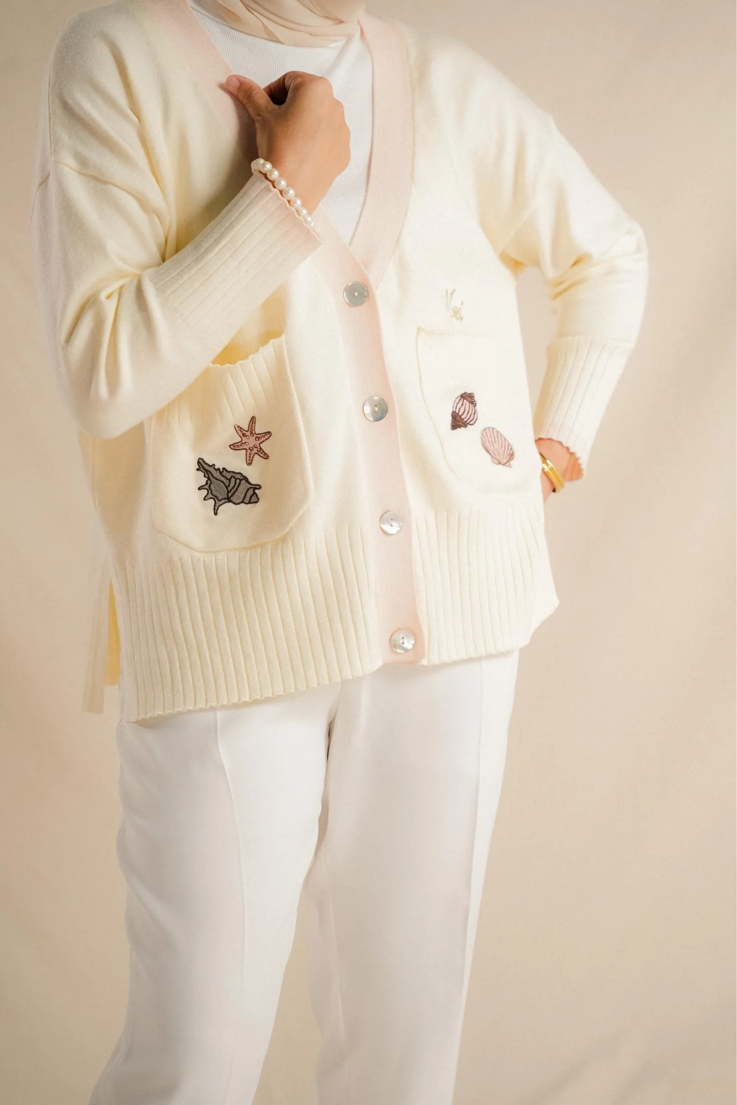 LA SEMAINE CARDI IN SEASHELL (ADULT)