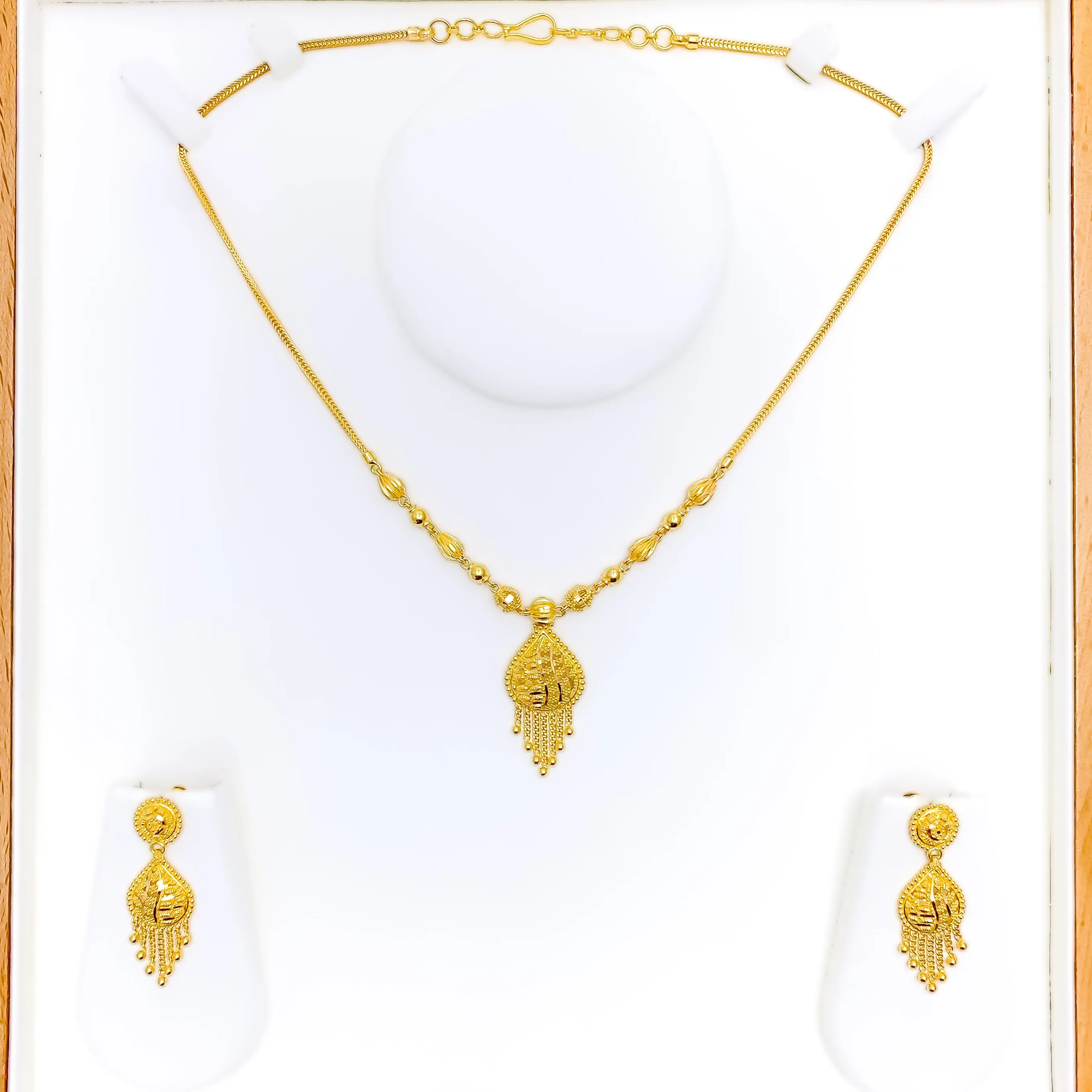 Lavish Drop 22k Gold Necklace Set