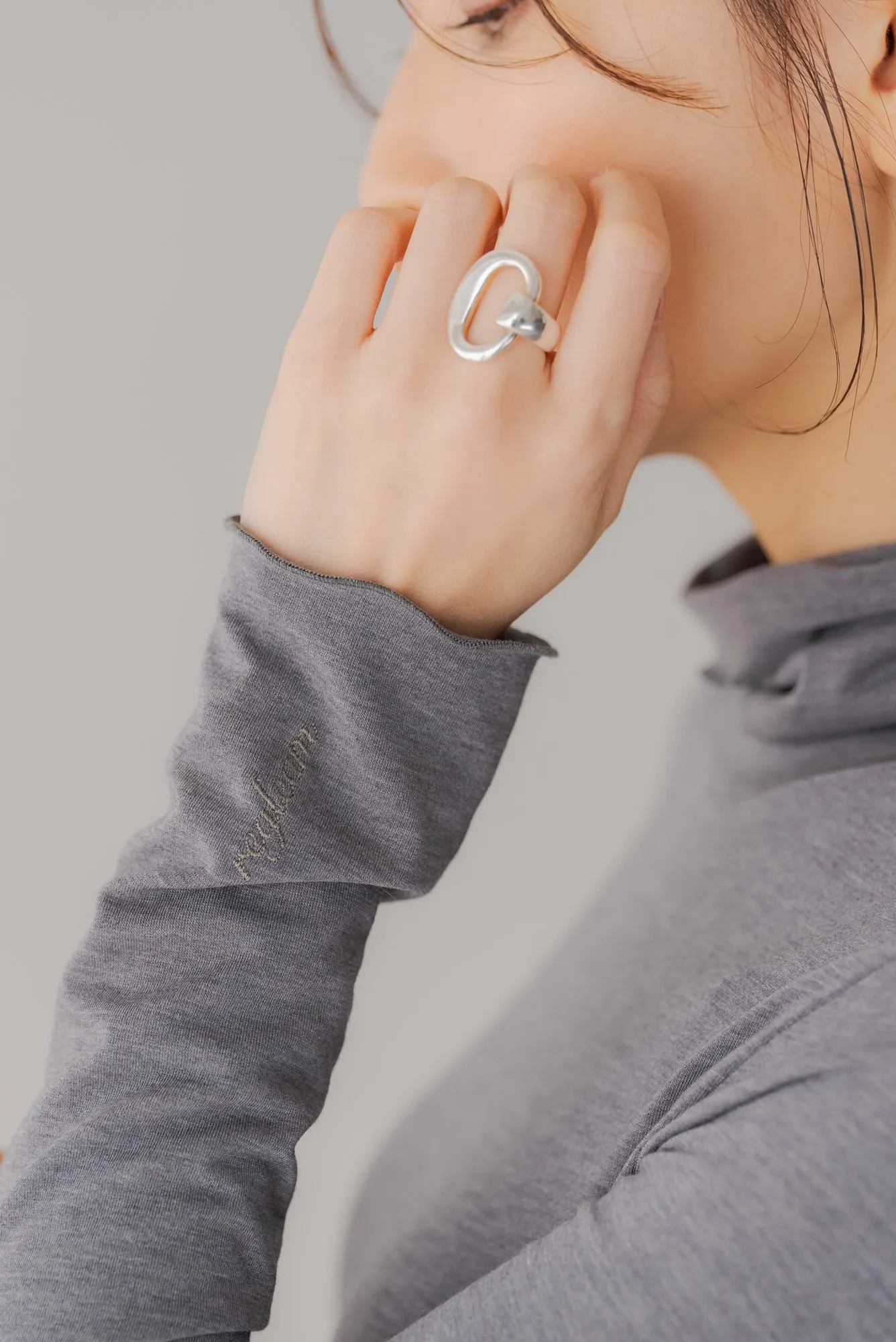 ロゴ入りストレッチウォーマートップス｜LOGO STRETCH WARMER TOPS