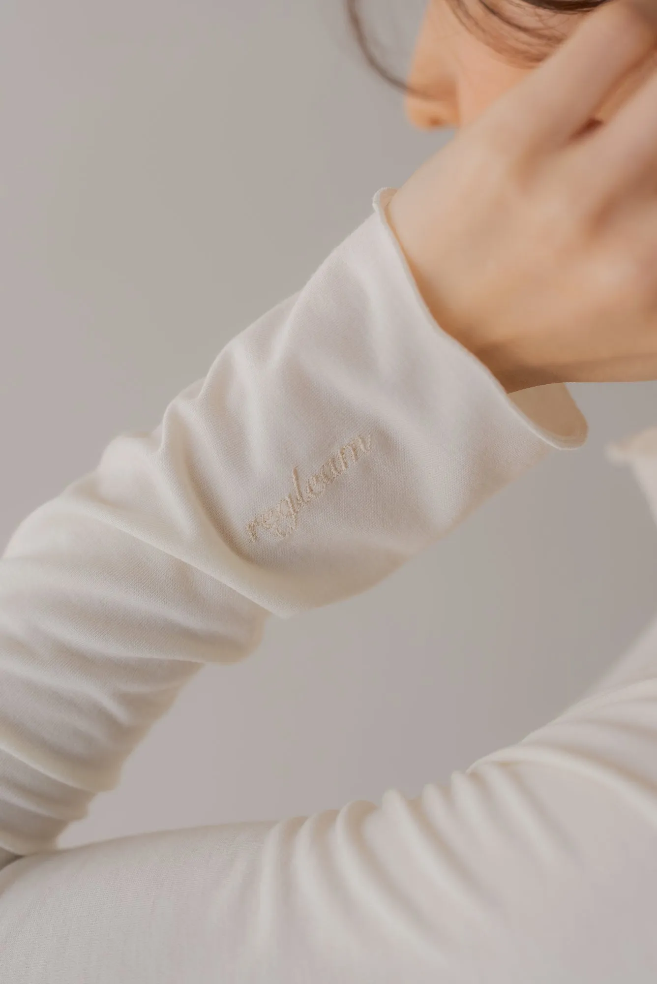 ロゴ入りストレッチウォーマートップス｜LOGO STRETCH WARMER TOPS