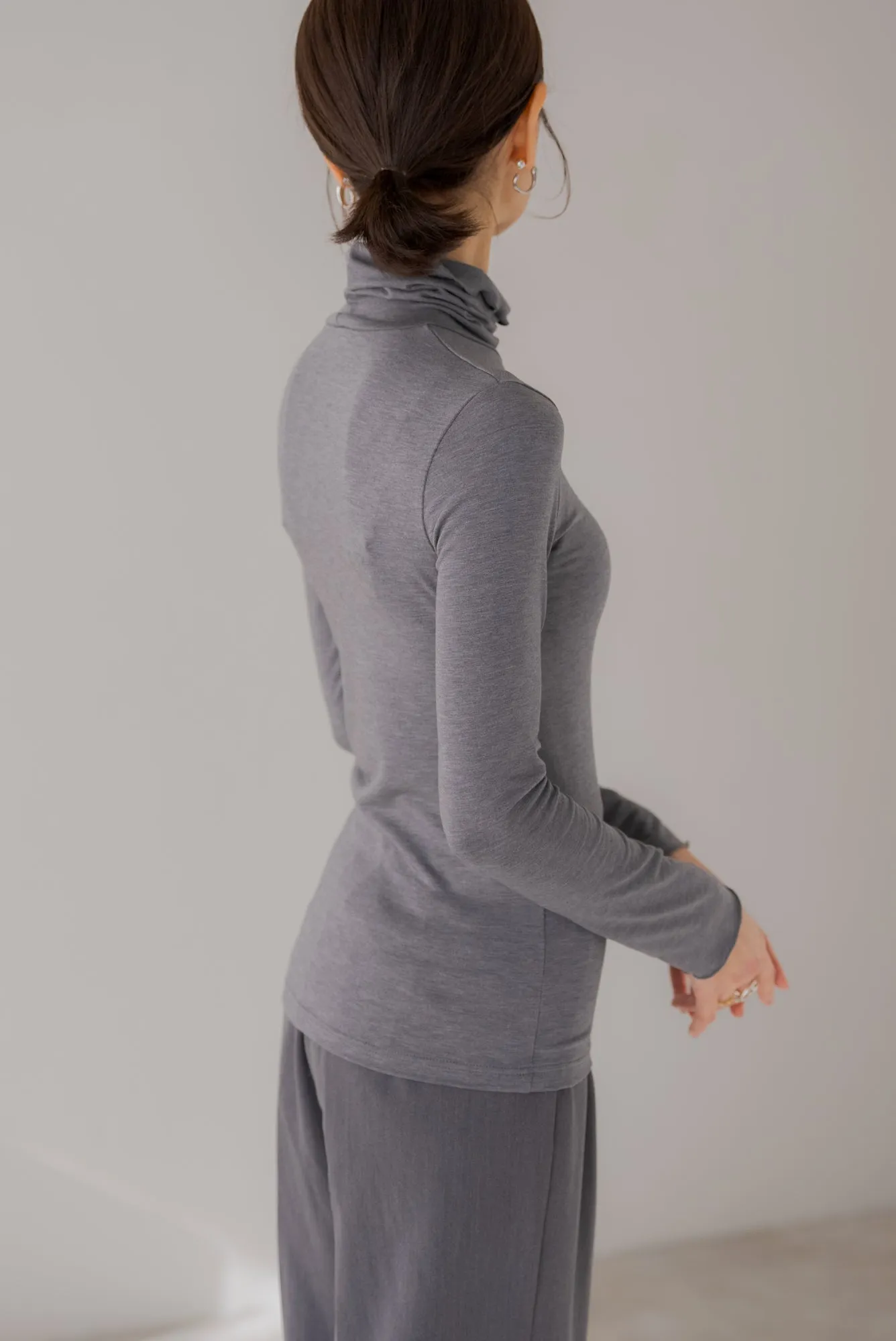 ロゴ入りストレッチウォーマートップス｜LOGO STRETCH WARMER TOPS