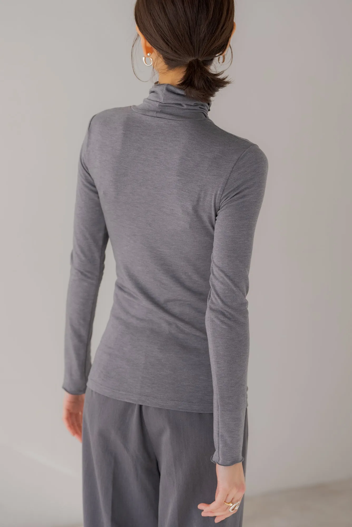 ロゴ入りストレッチウォーマートップス｜LOGO STRETCH WARMER TOPS