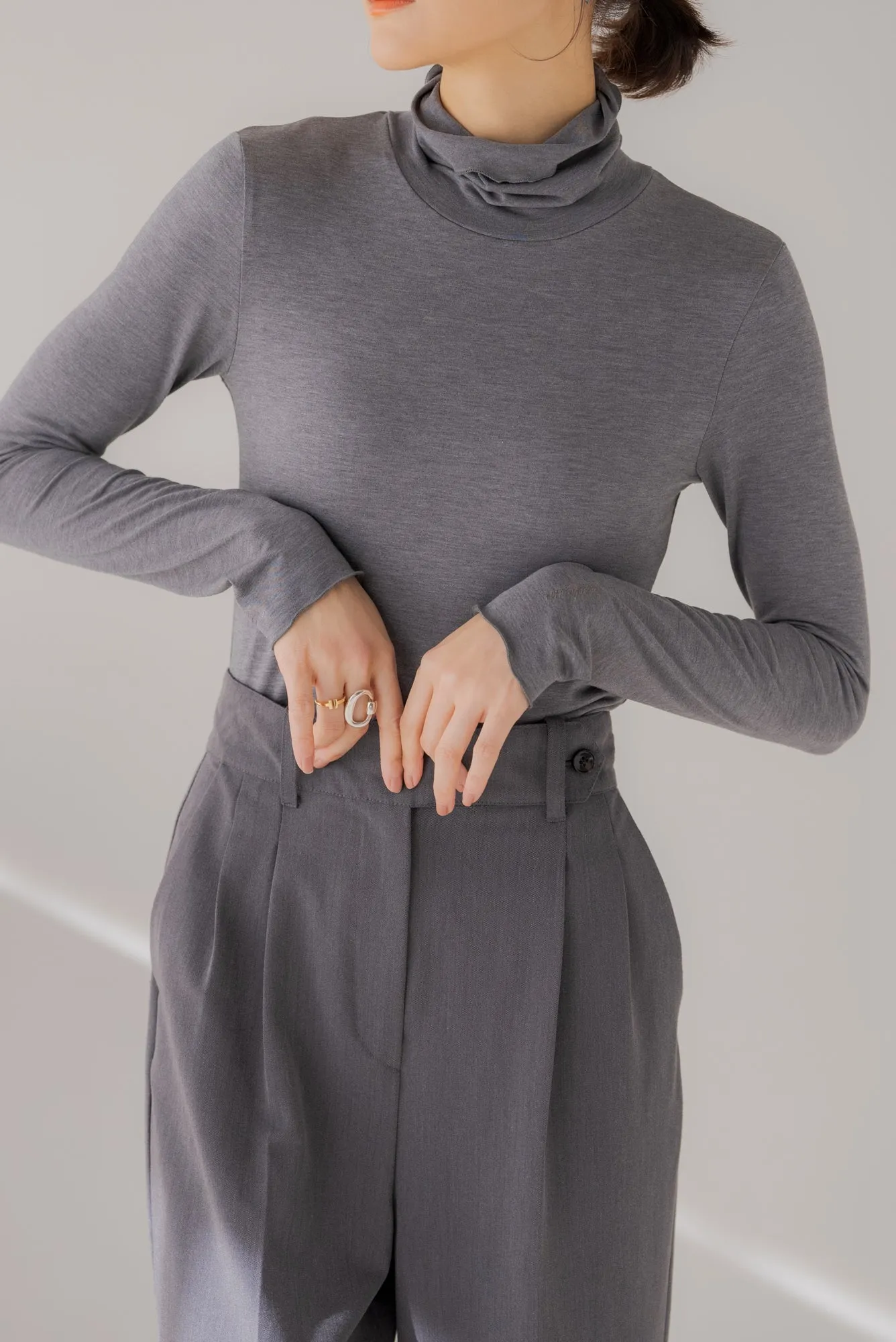 ロゴ入りストレッチウォーマートップス｜LOGO STRETCH WARMER TOPS