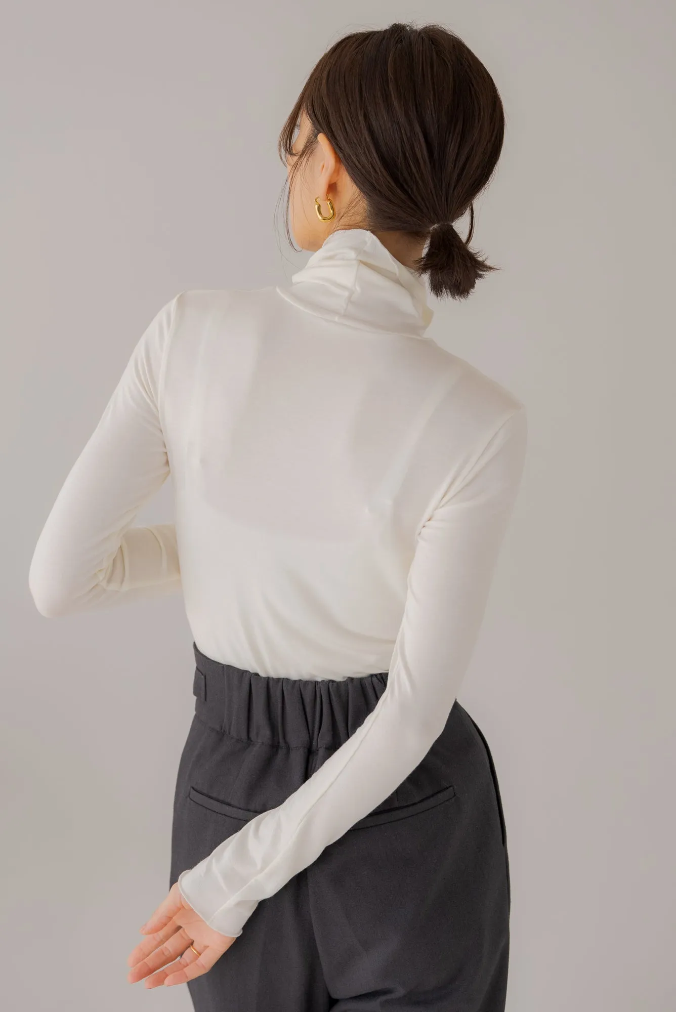 ロゴ入りストレッチウォーマートップス｜LOGO STRETCH WARMER TOPS