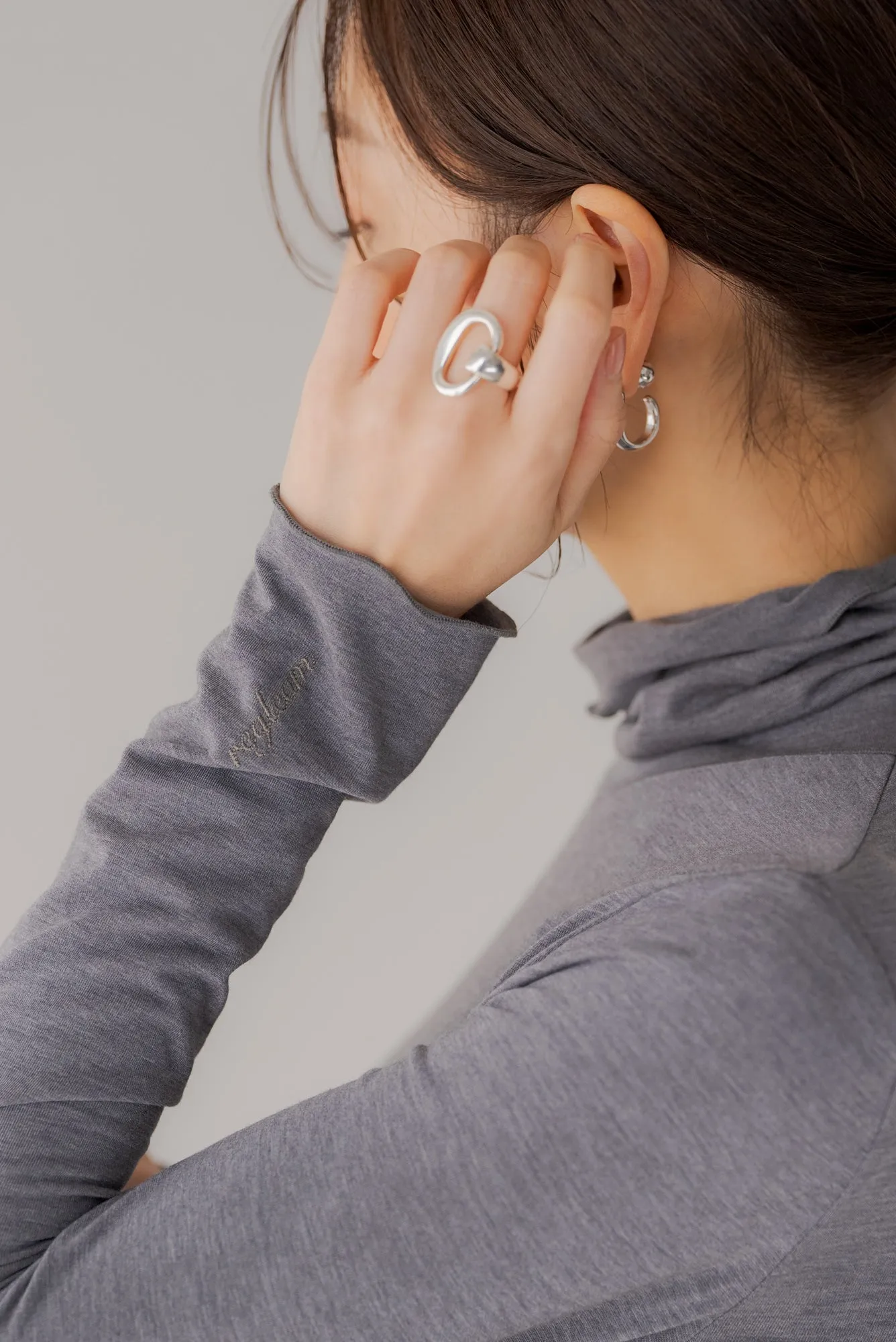 ロゴ入りストレッチウォーマートップス｜LOGO STRETCH WARMER TOPS