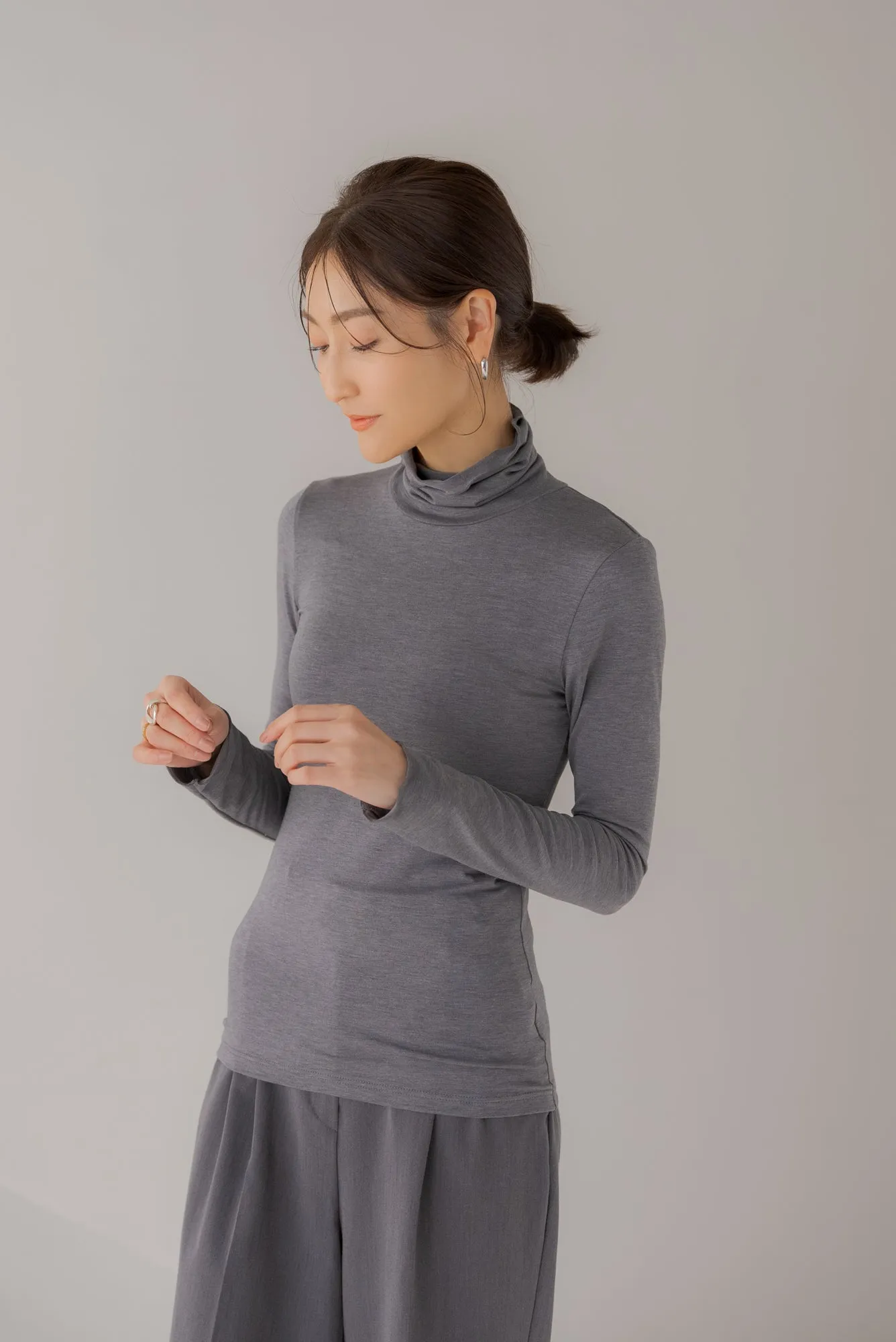 ロゴ入りストレッチウォーマートップス｜LOGO STRETCH WARMER TOPS