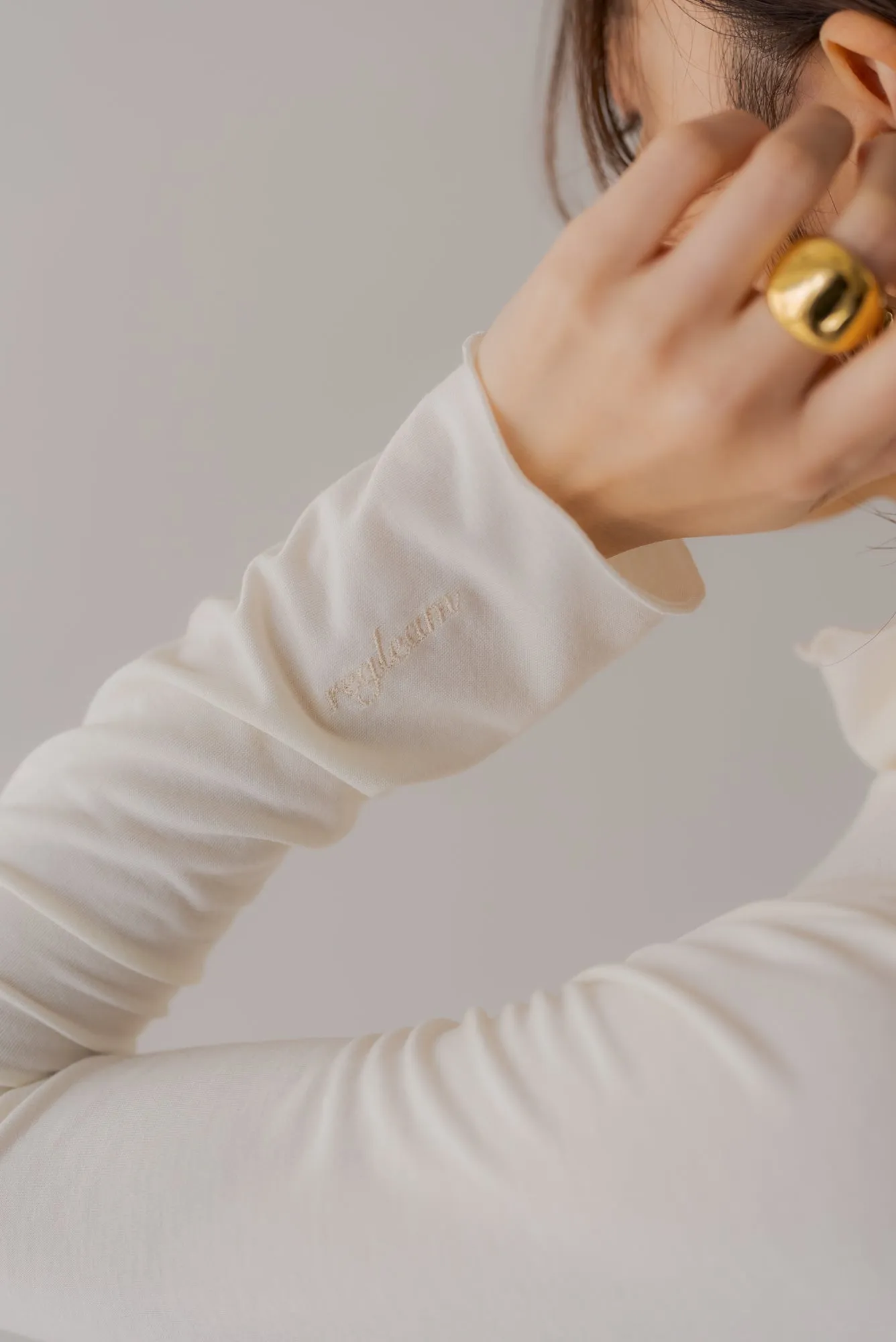 ロゴ入りストレッチウォーマートップス｜LOGO STRETCH WARMER TOPS