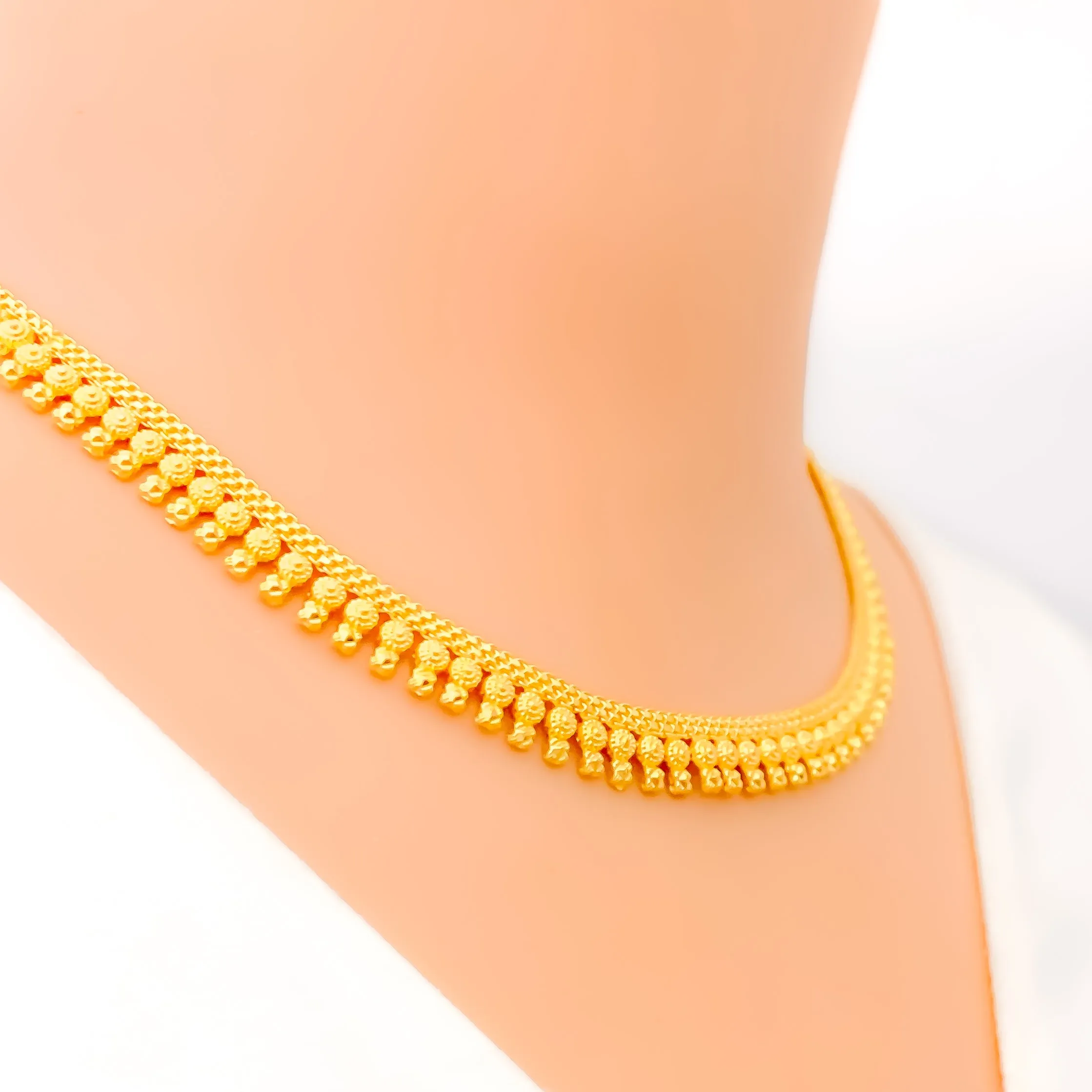 Luxurious Posh 22k Gold Floral Necklace Set