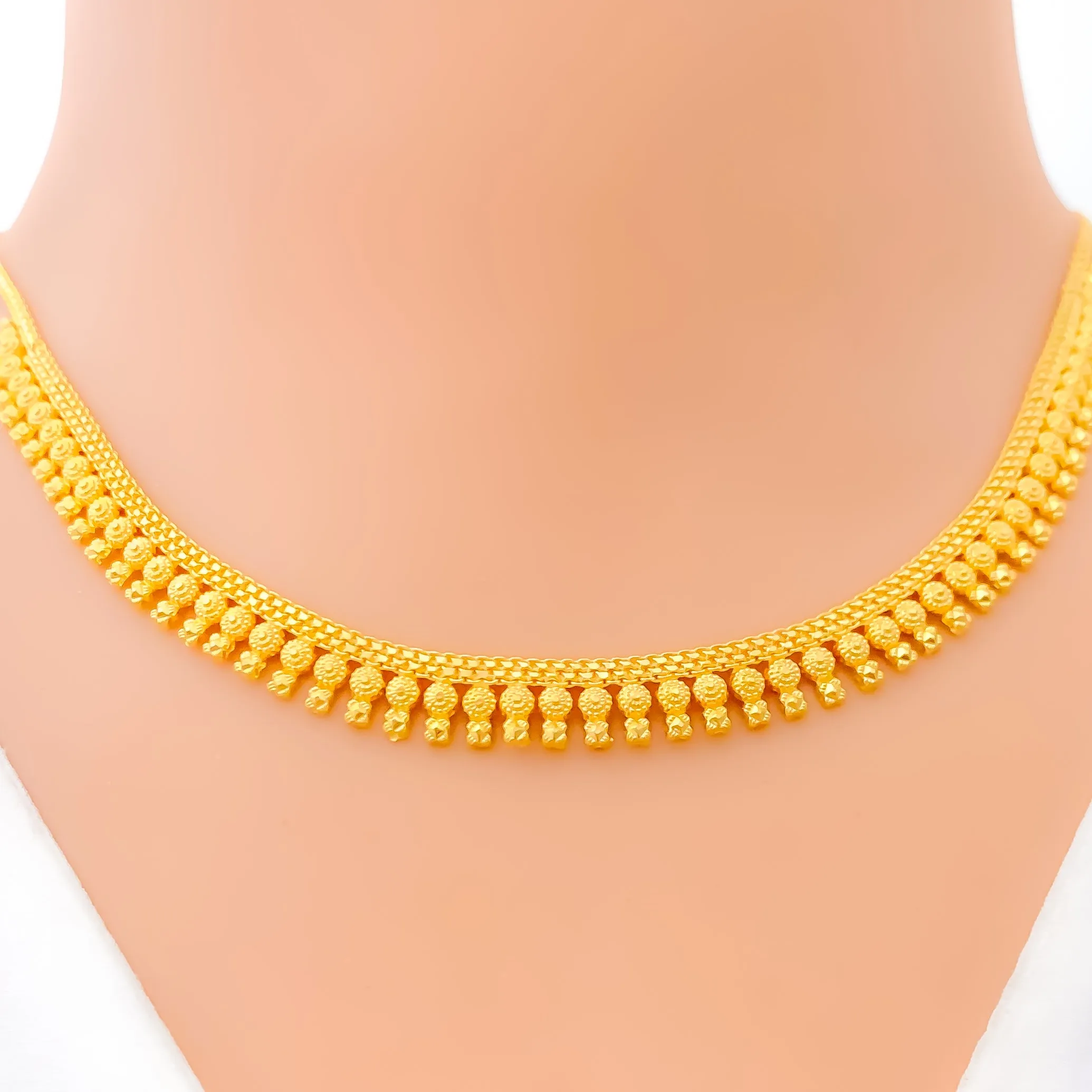 Luxurious Posh 22k Gold Floral Necklace Set