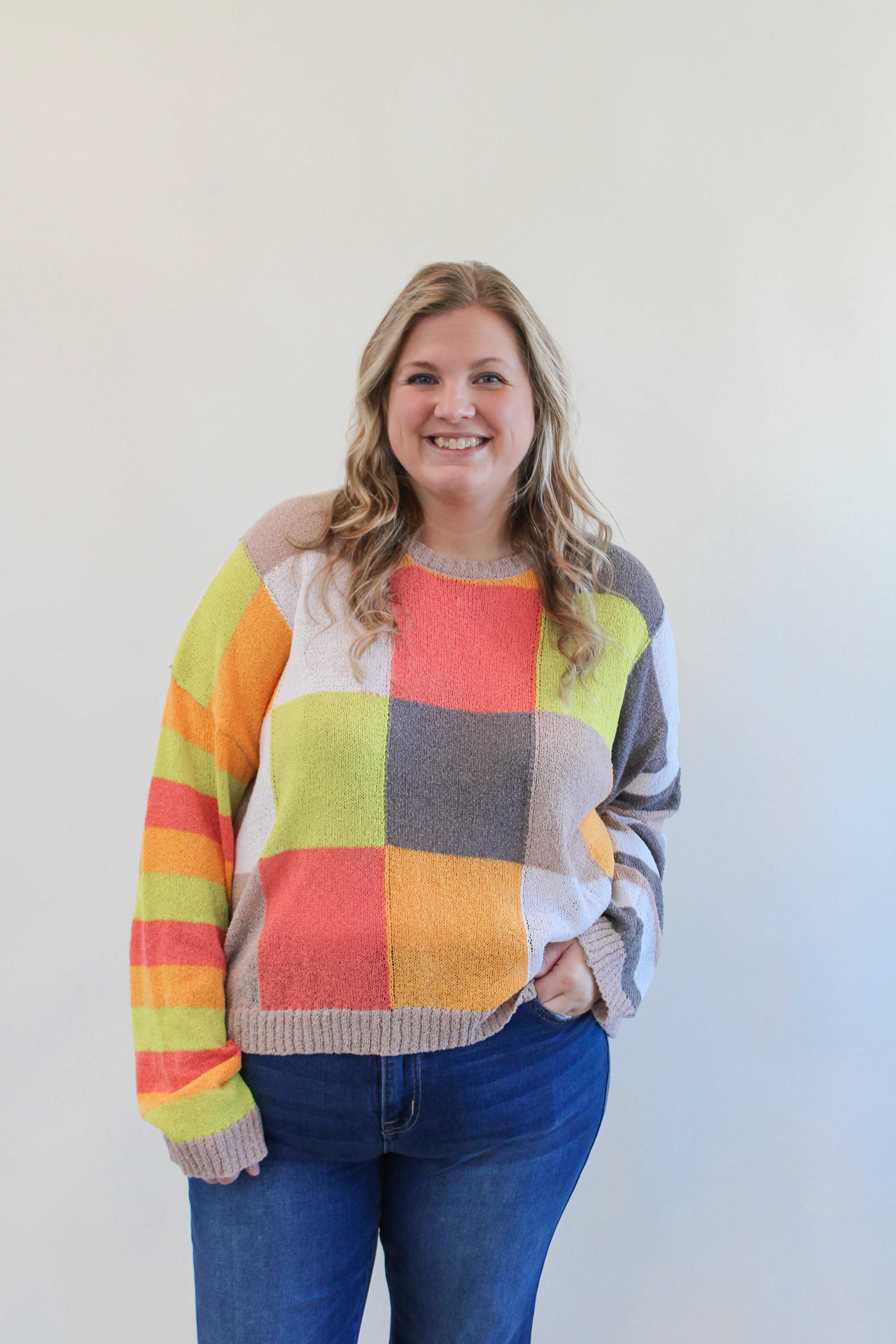MAGGIE CURVY LIGHTWEIGHT CHECKERBOARD SWEATER