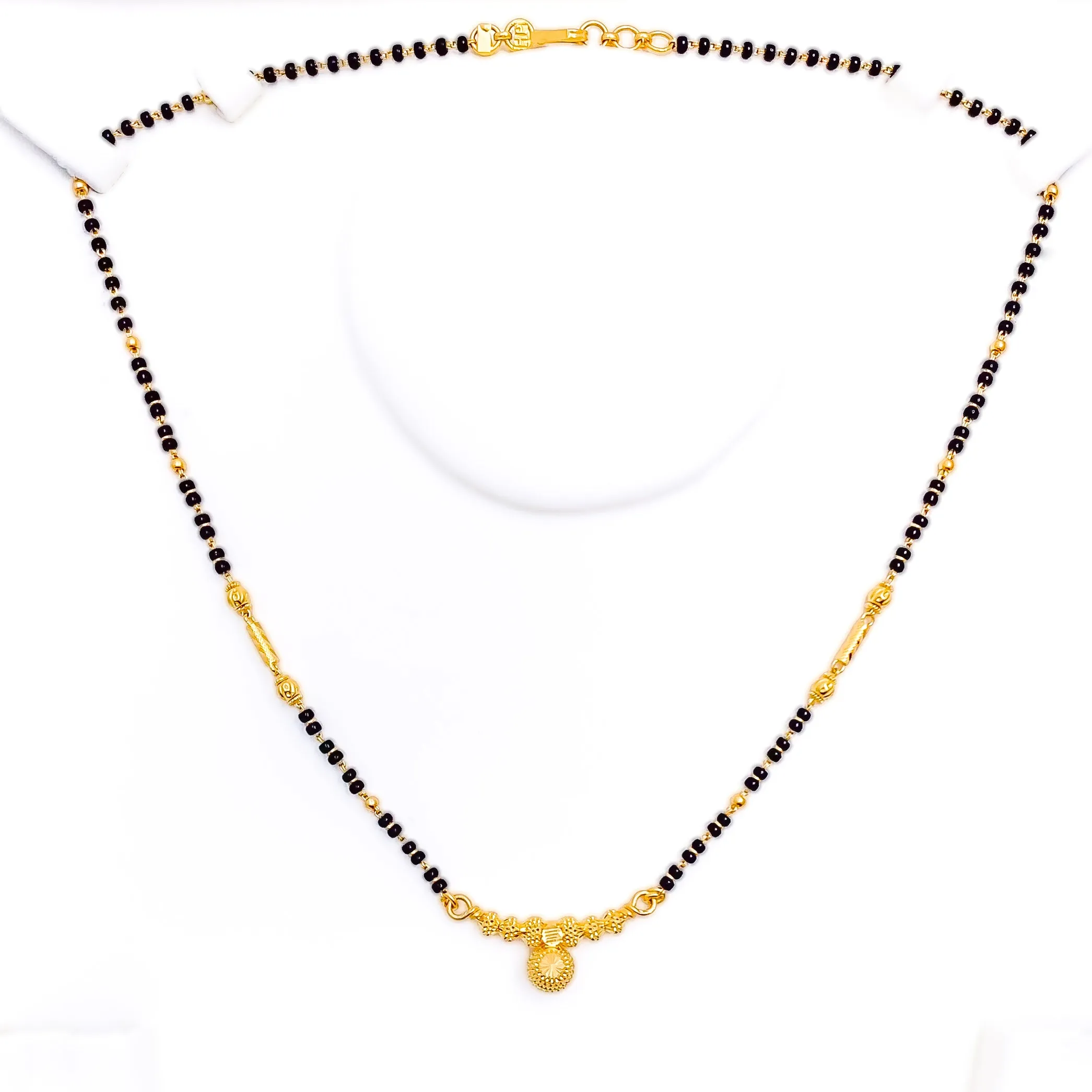 Majestic Glowing 22k Gold Textured Mangal Sutra