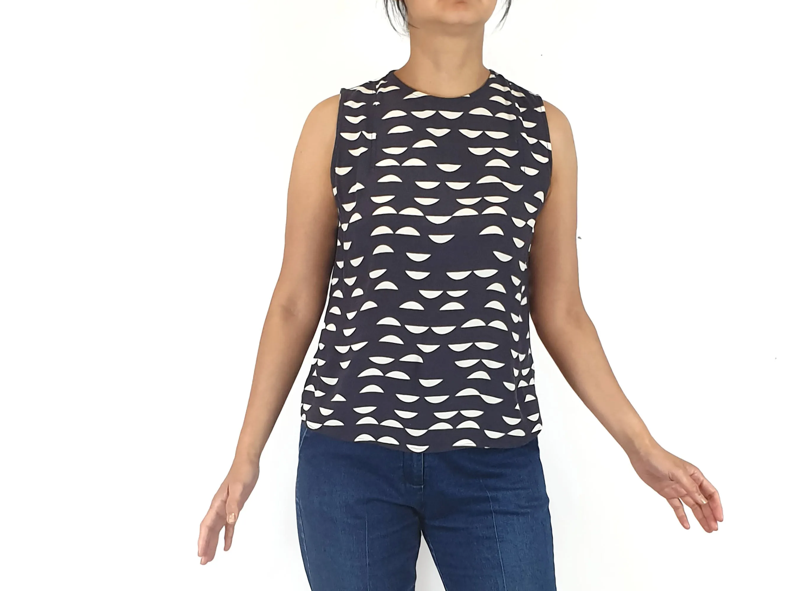 Mister Zimi navy unique print top size 10