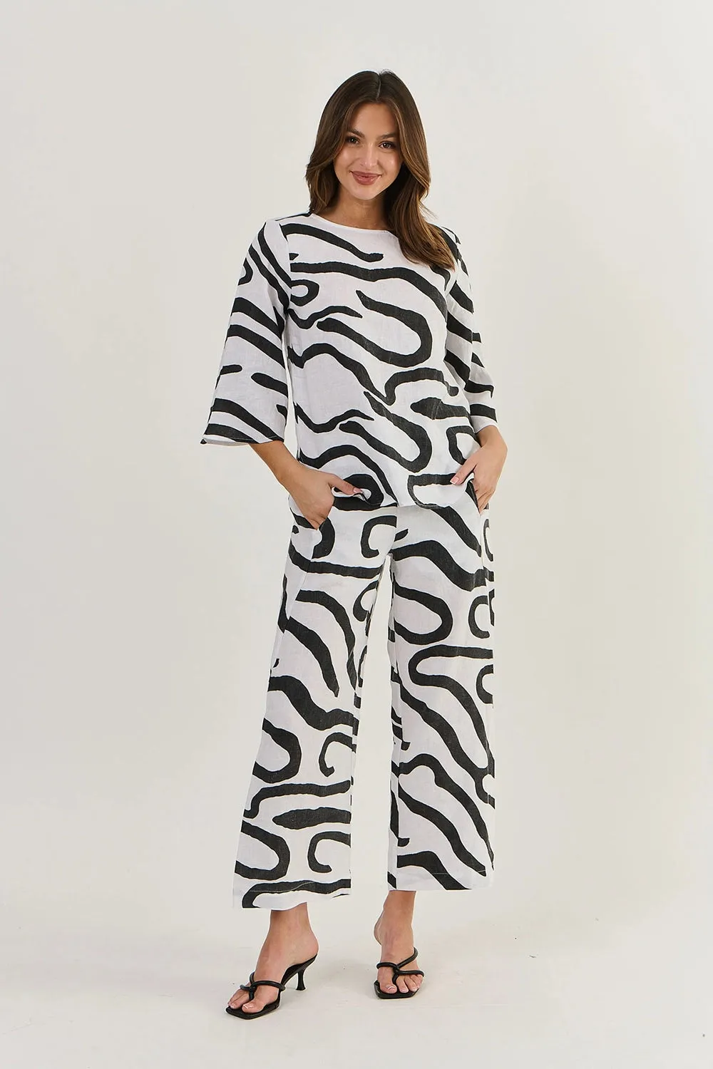 Naturals by O & J Linen Pants in Blk Ribbon GA398