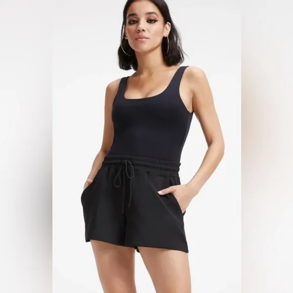 NWT Good American Scuba Drawstring Shorts With Pockets Size S Black Color