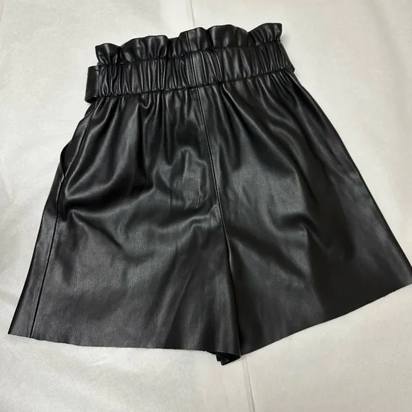 NWT;Zara Leather Drawstring shorts 🖤