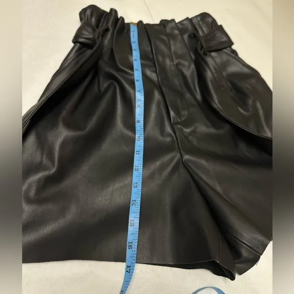 NWT;Zara Leather Drawstring shorts 🖤