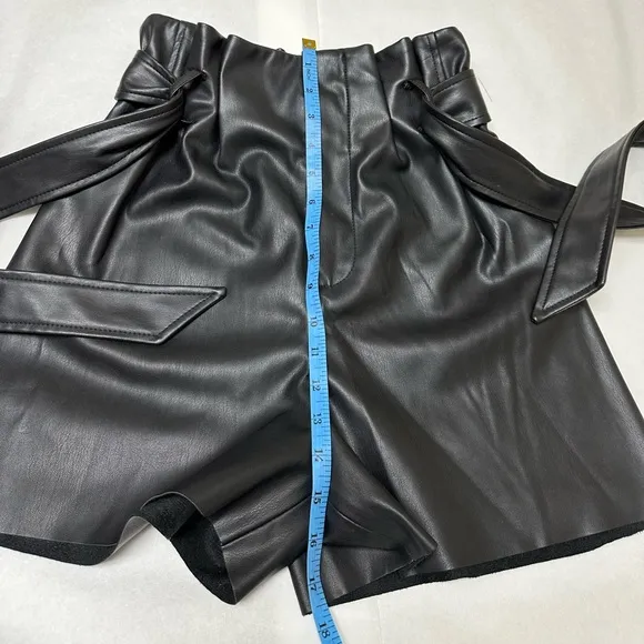 NWT;Zara Leather Drawstring shorts 🖤