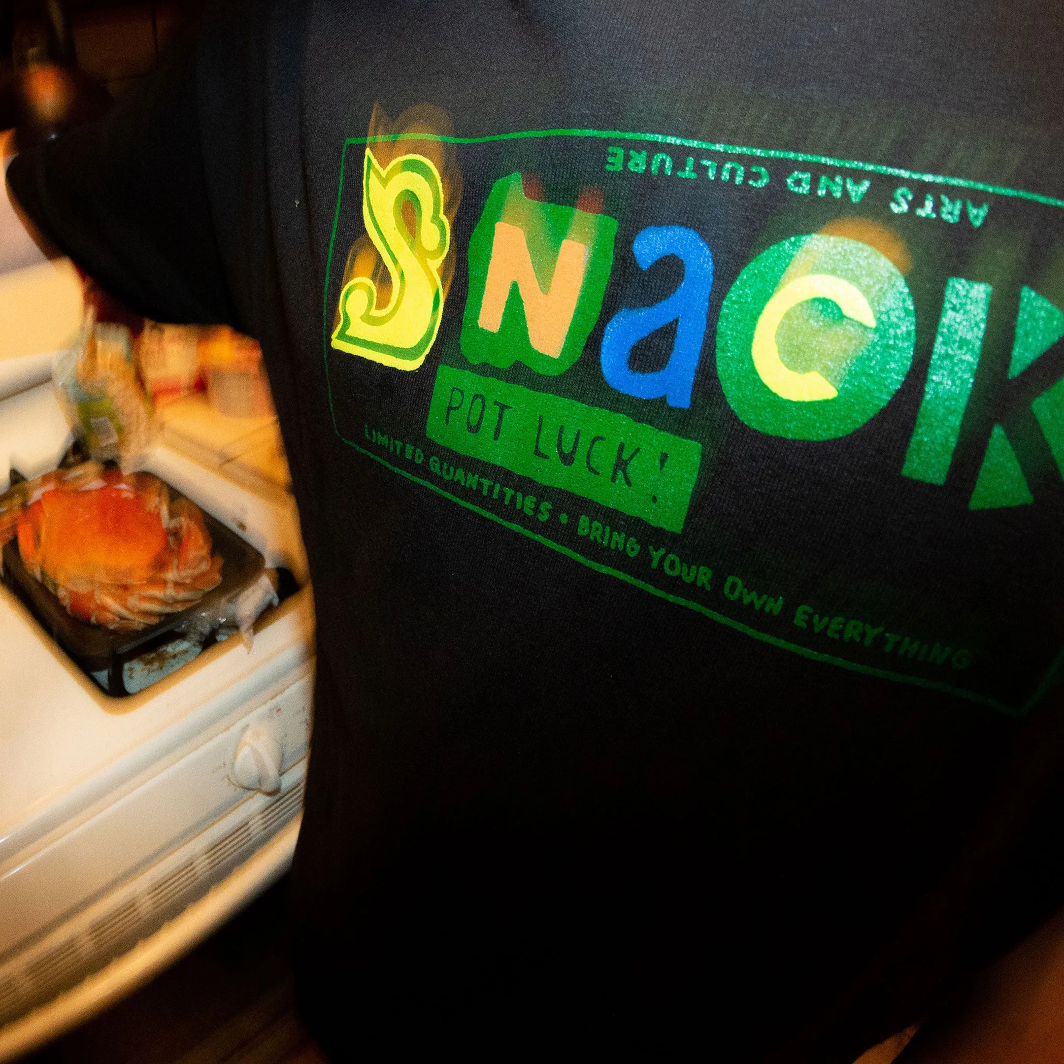 POT LUCK TEE - BLACK