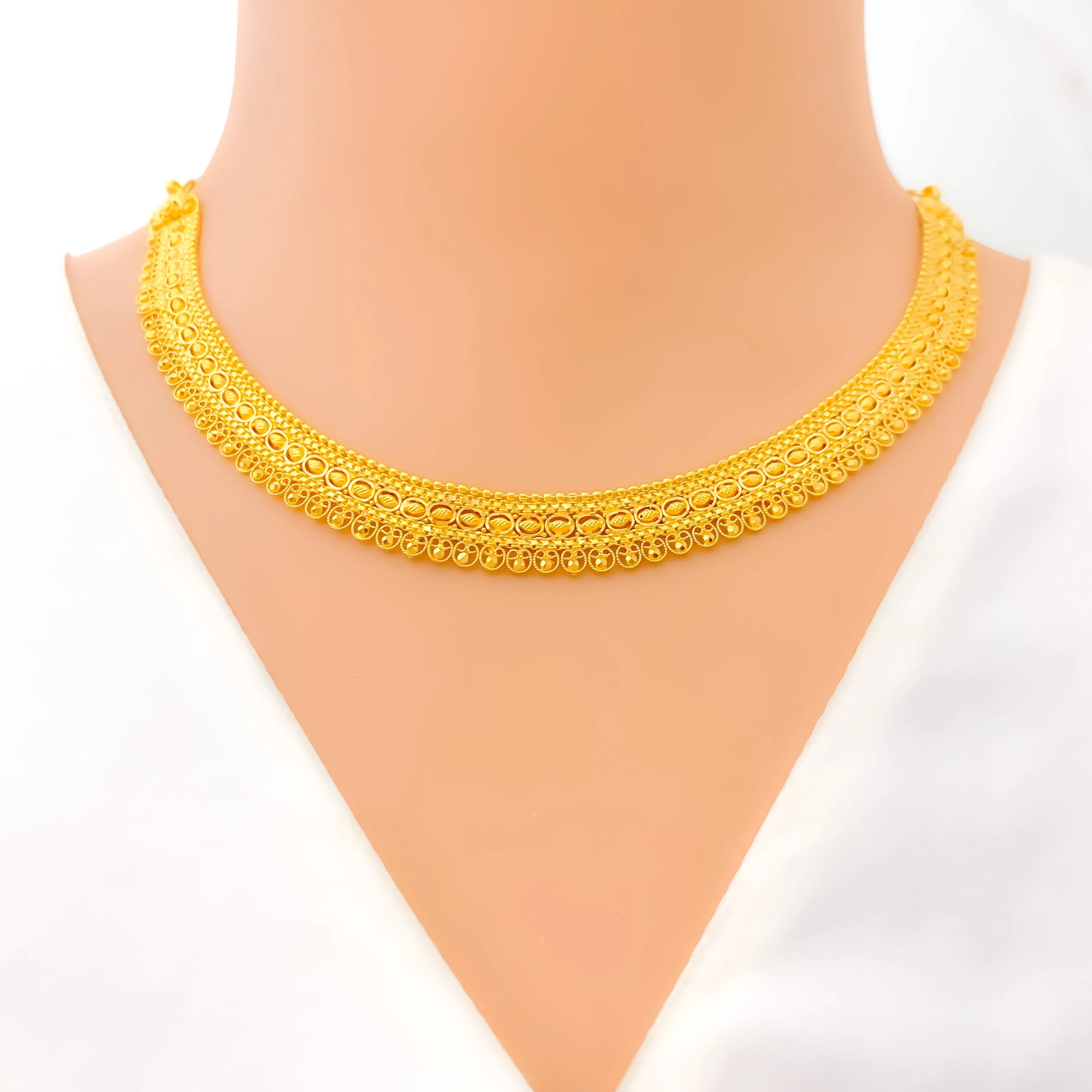 Reflective Bright Artistic 22k Gold Necklace Set