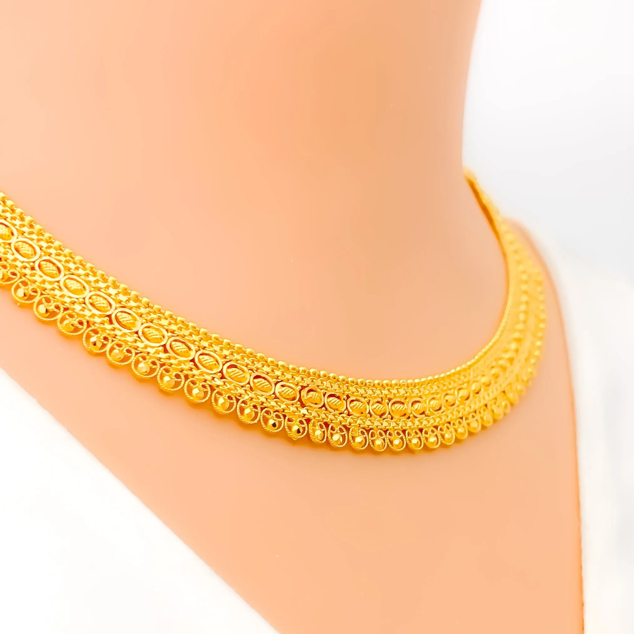 Reflective Bright Artistic 22k Gold Necklace Set