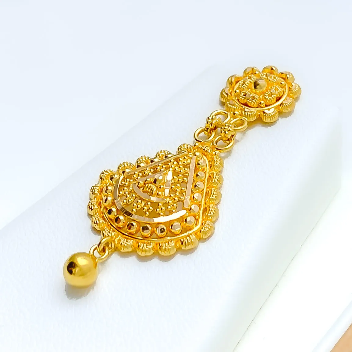 Regal Sophisticated 22k Gold Fanned Necklace Set