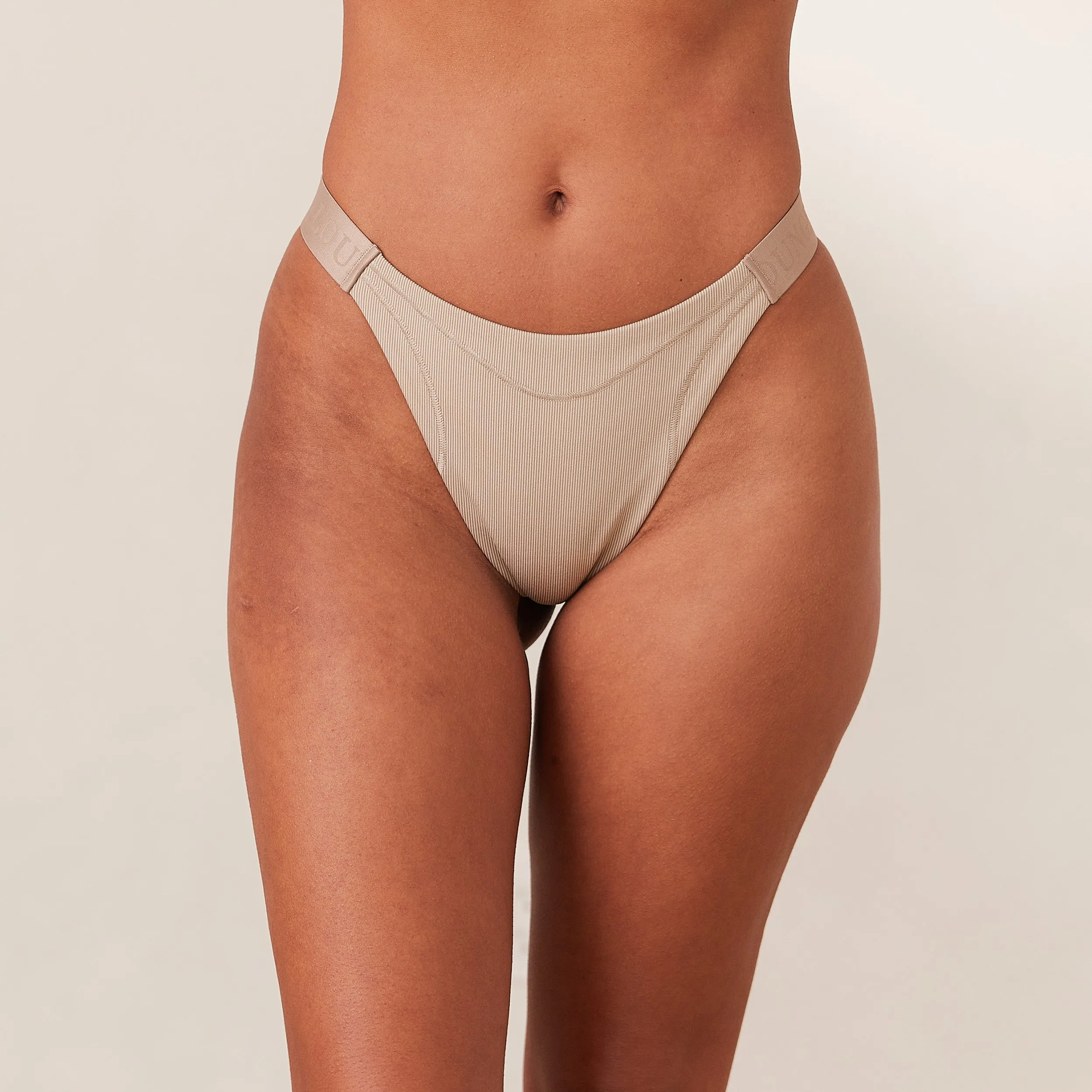 Ribbed Mindful String - Beige