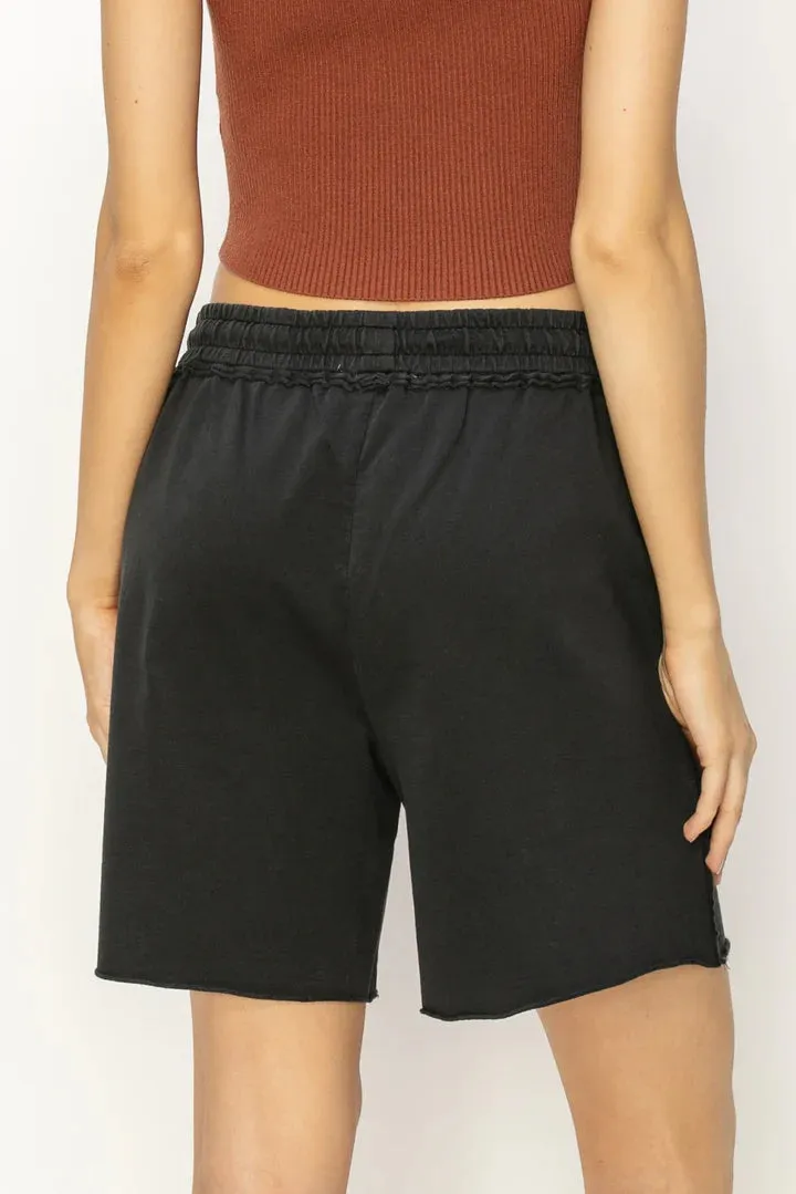 Riley Mid Rise Drawstring Shorts In Black
