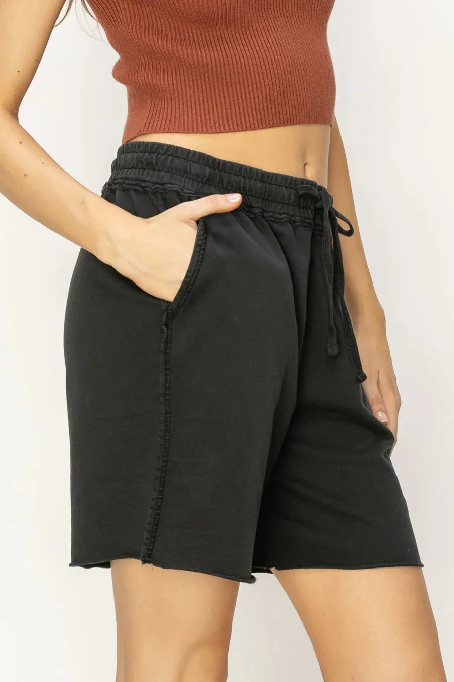 Riley Mid Rise Drawstring Shorts In Black