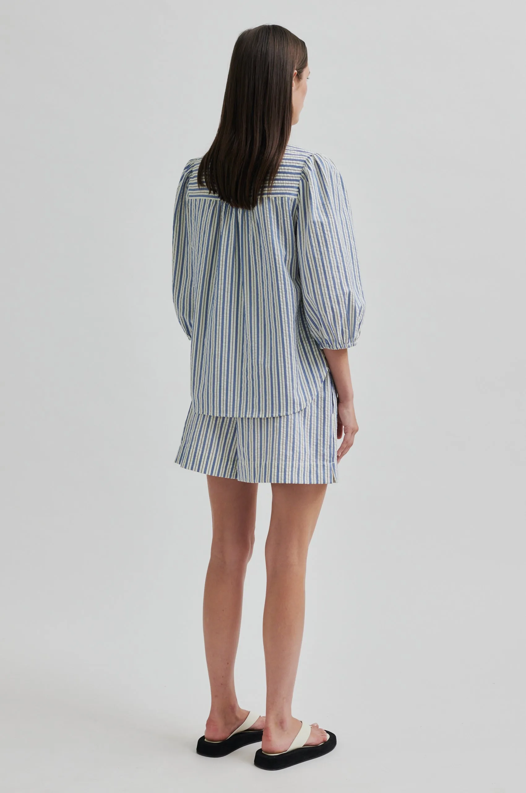 Serifa Shorts