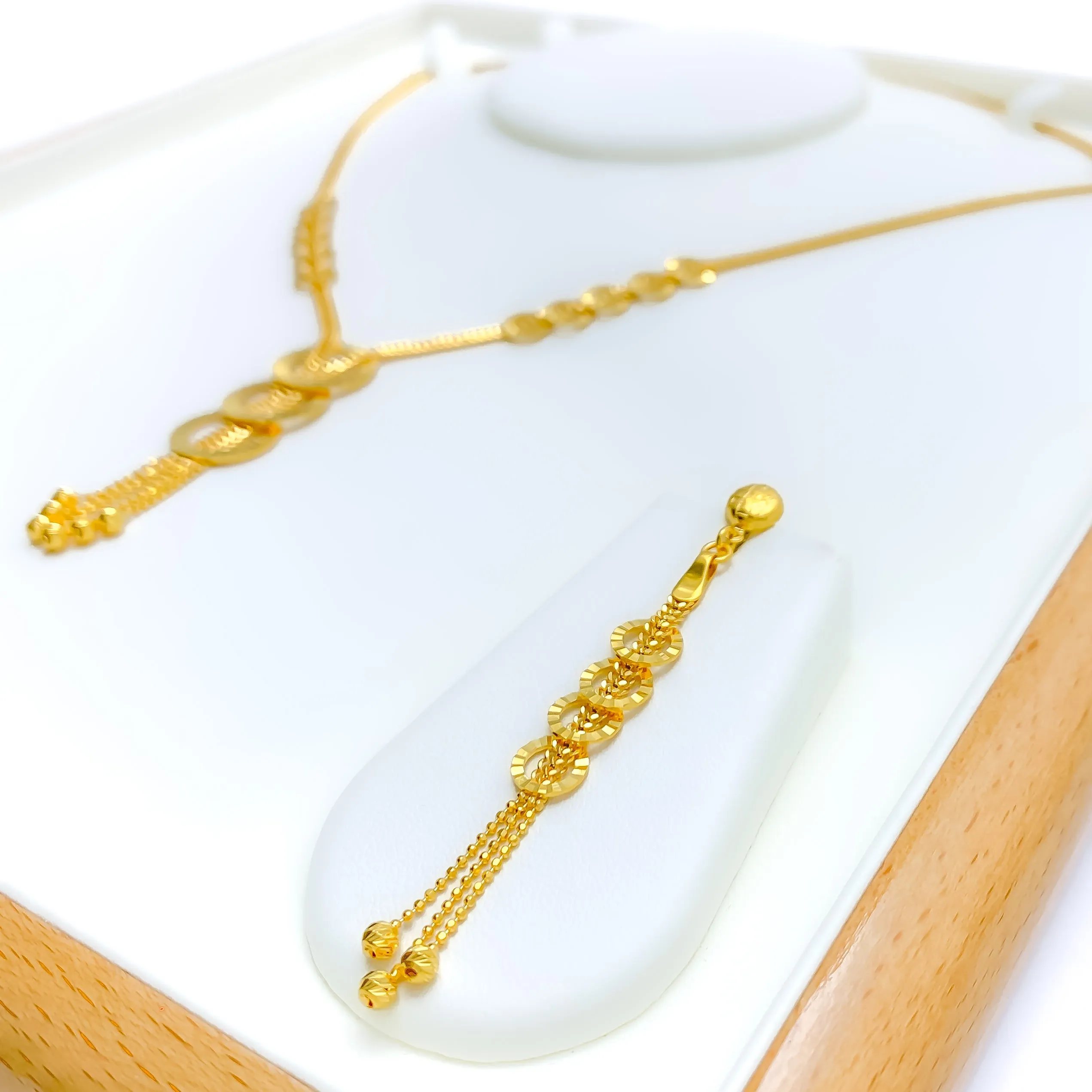 Shimmering Trendy 22K Gold Halo Necklace Set