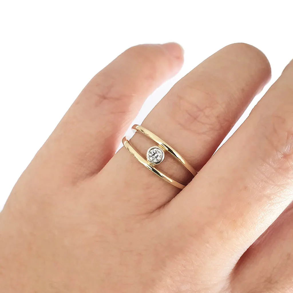 Split Band Yellow Gold Tube Set Diamond Ring